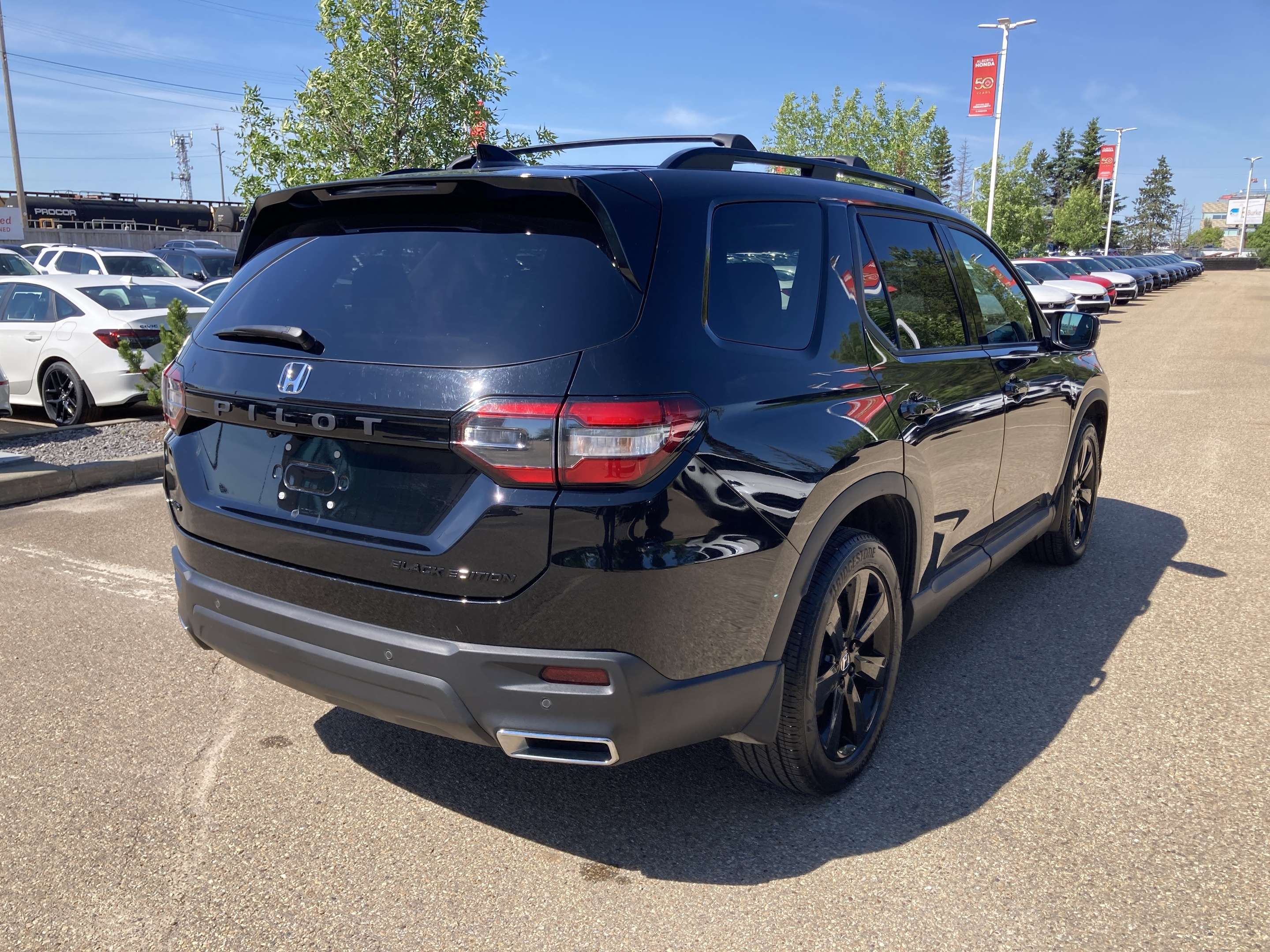 used 2025 Honda Pilot car, priced at $59,900