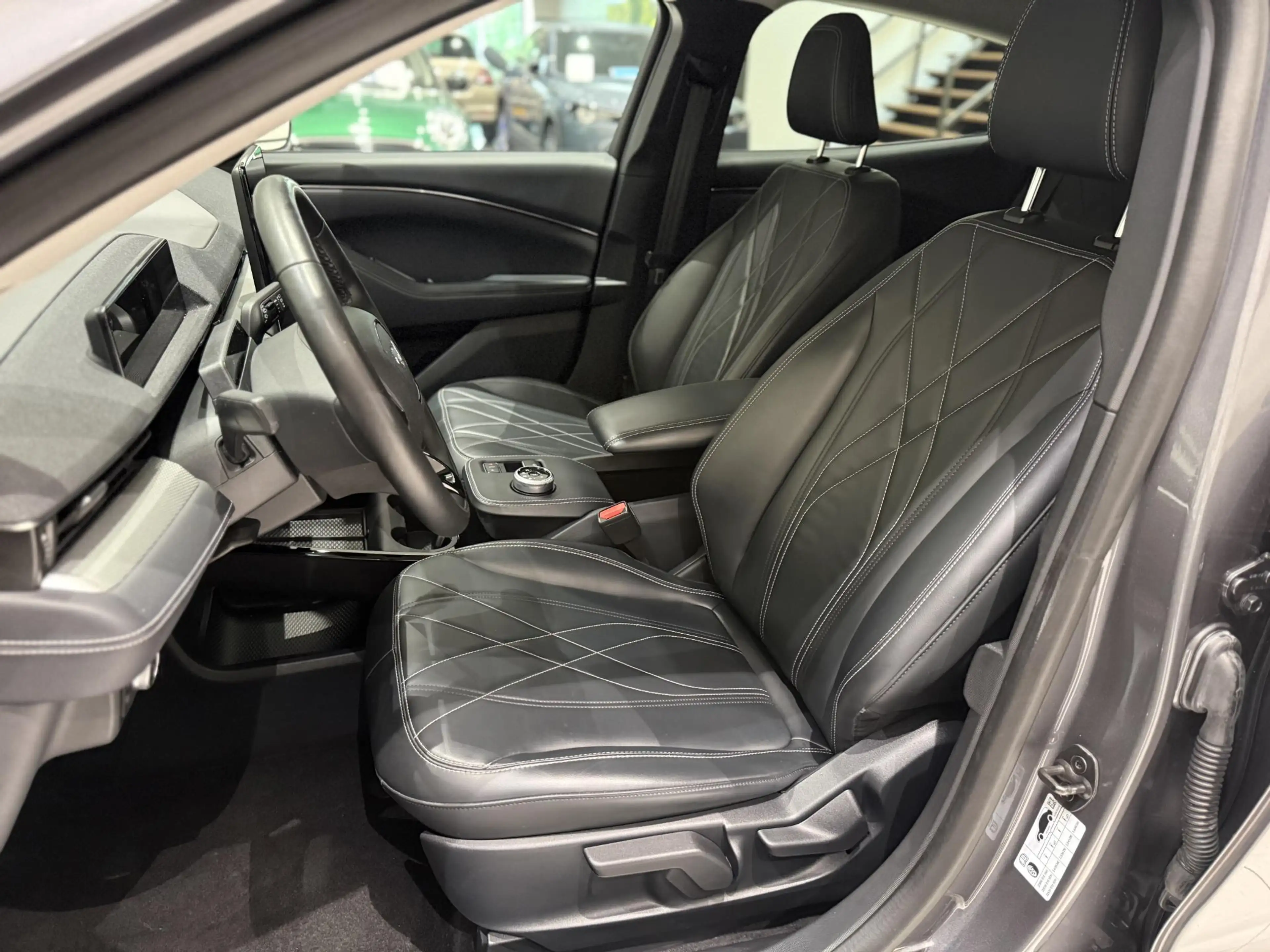 Ford Mustang Mach-E Extended RWD 98 kWh | SOH 93,1% | B&O | Navigatie — photo 7