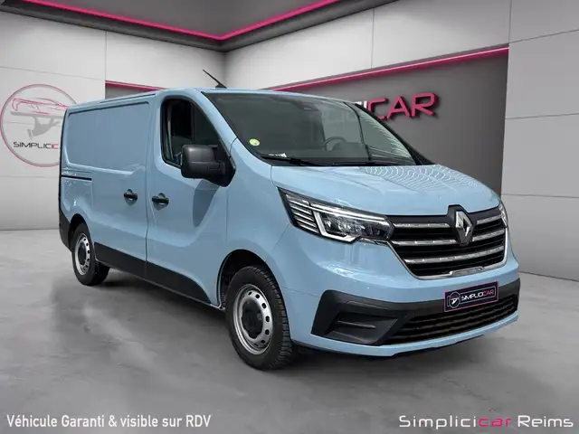 2023 Renault Trafic in Blue for sale
