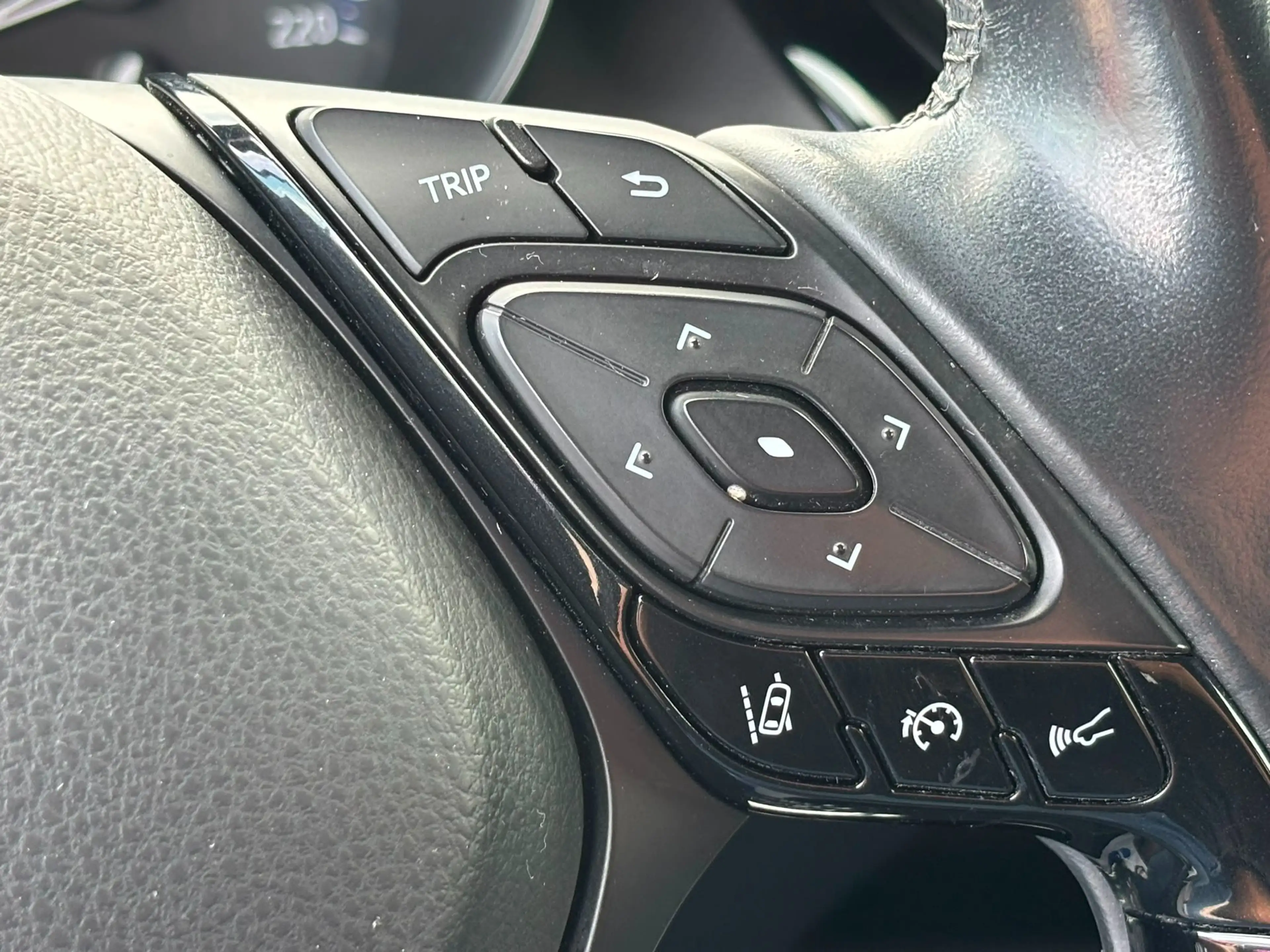 Toyota C-HR C-HR 1,8 Hybrid C-HIC CVT — photo 14