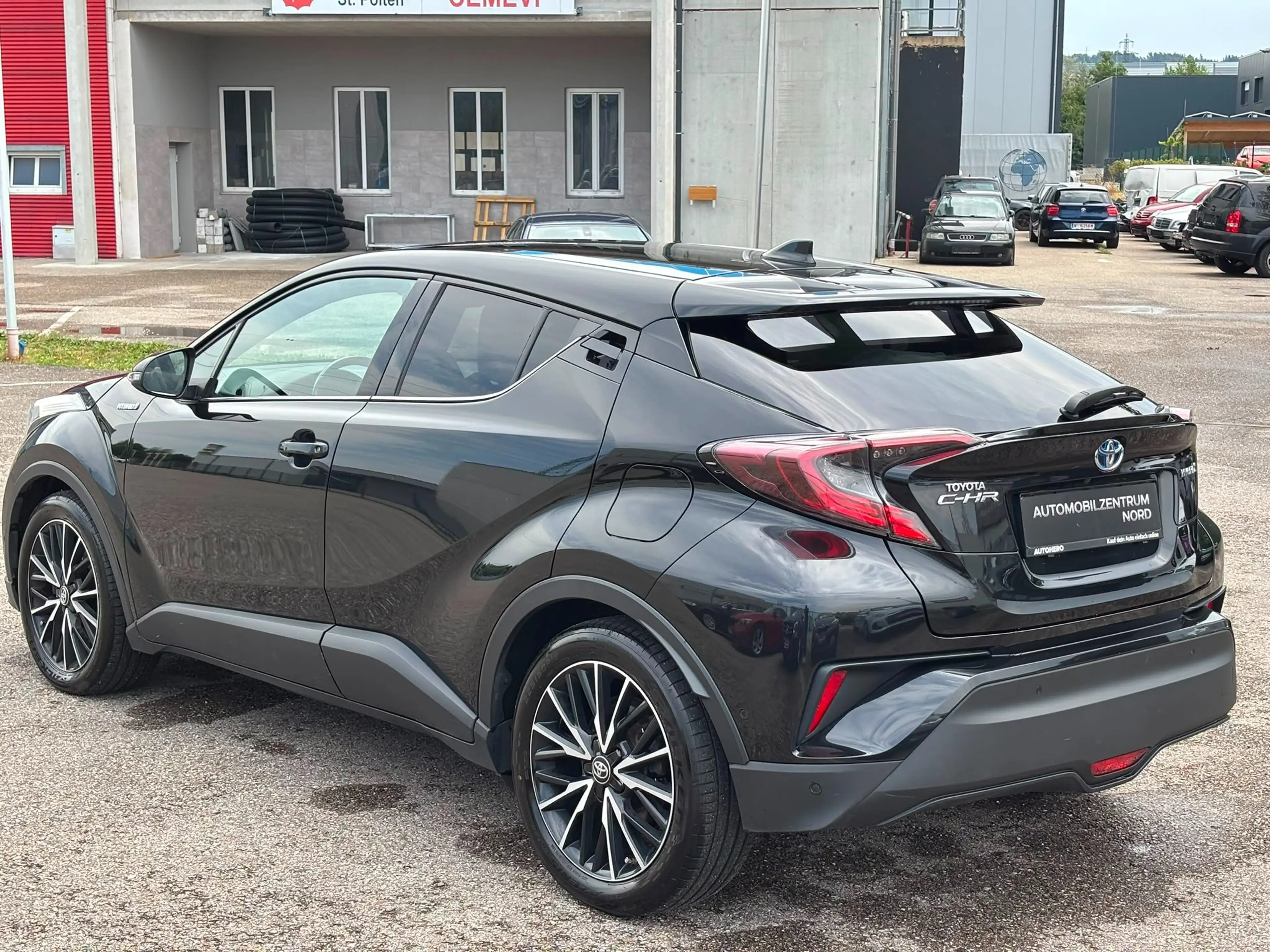 Toyota C-HR C-HR 1,8 Hybrid C-HIC CVT — photo 8