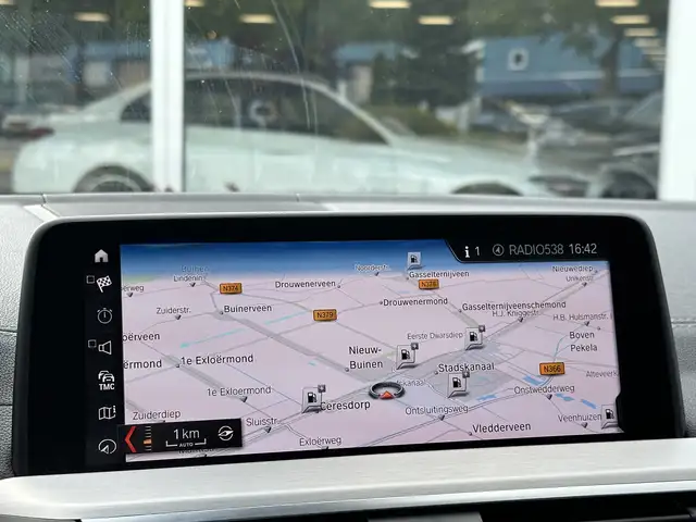 BMW X4 view 15