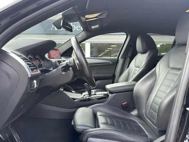 BMW X4 view 4
