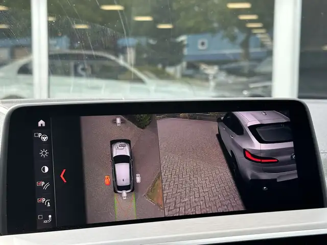 BMW X4 view 19