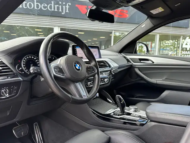 BMW X4 view 2