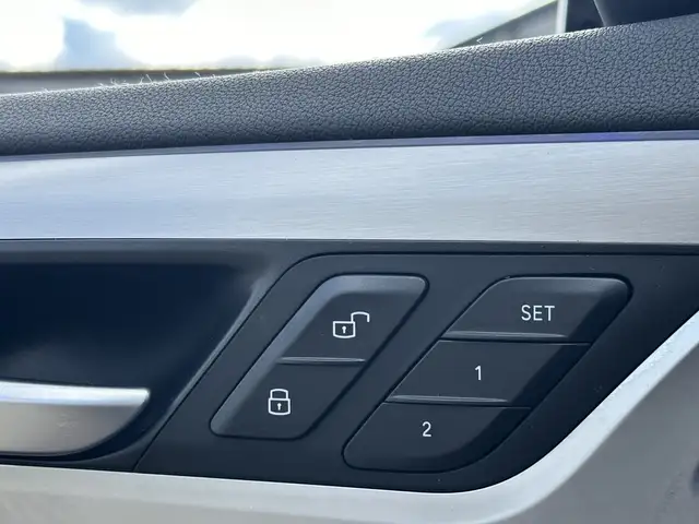 BMW X4 view 12