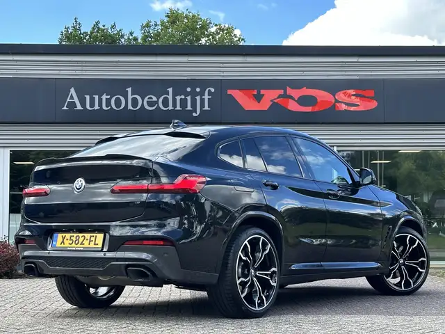BMW X4 view 9