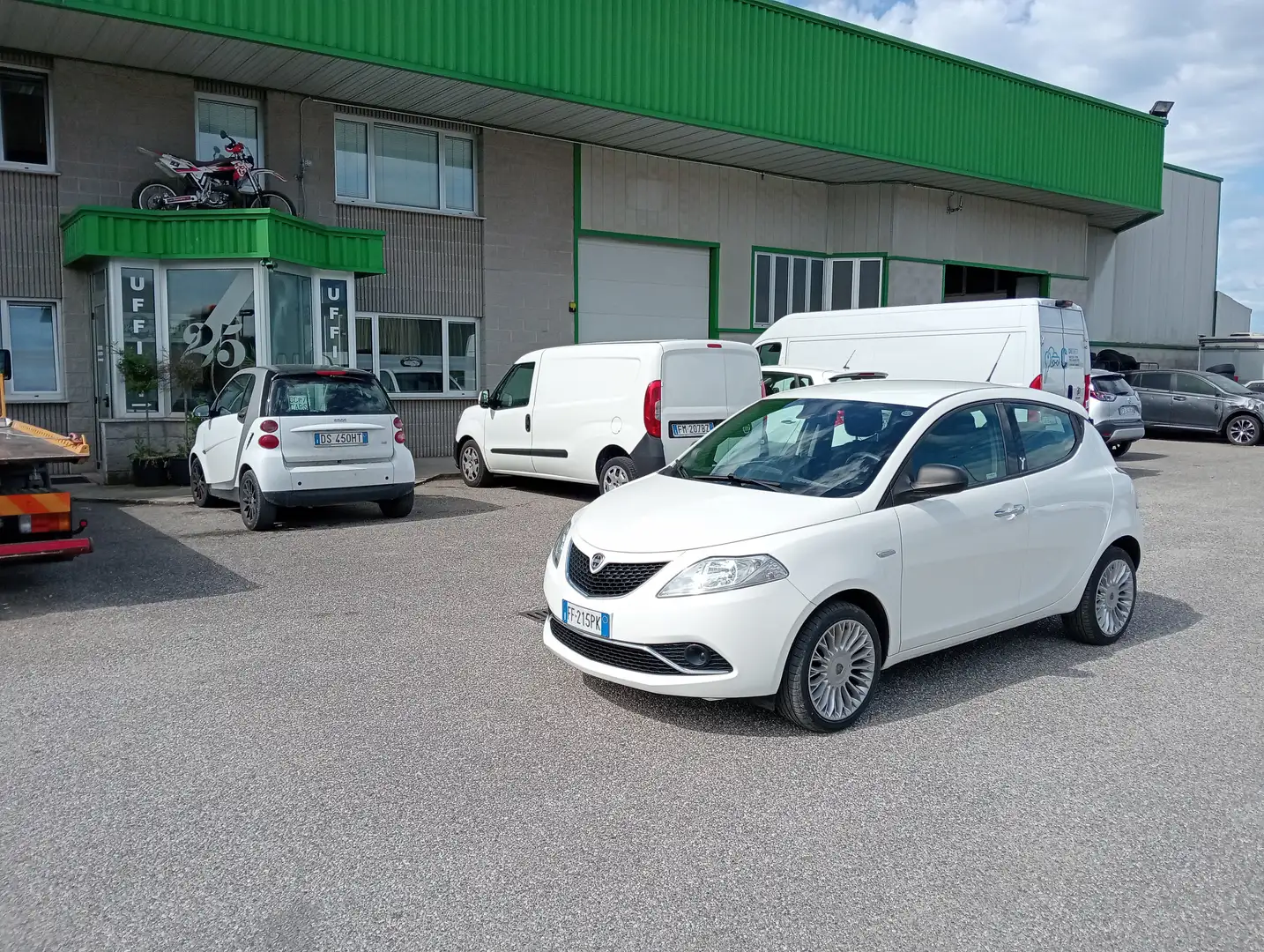 Lancia Ypsilon 1.2 69cv Silver UNIPROPRIETARIO Blanc - 1