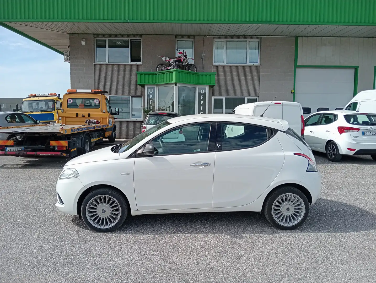 Lancia Ypsilon 1.2 69cv Silver UNIPROPRIETARIO Blanc - 2