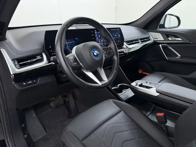BMW Ix1 view 8