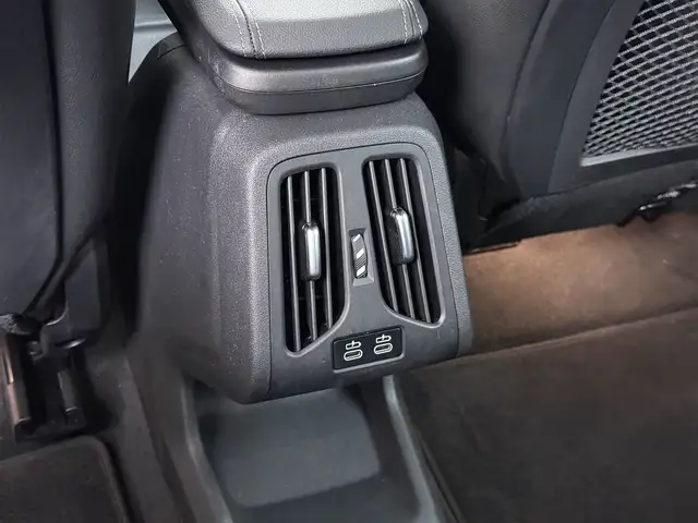 BMW Ix1 view 13