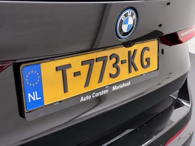 BMW Ix1 view 24