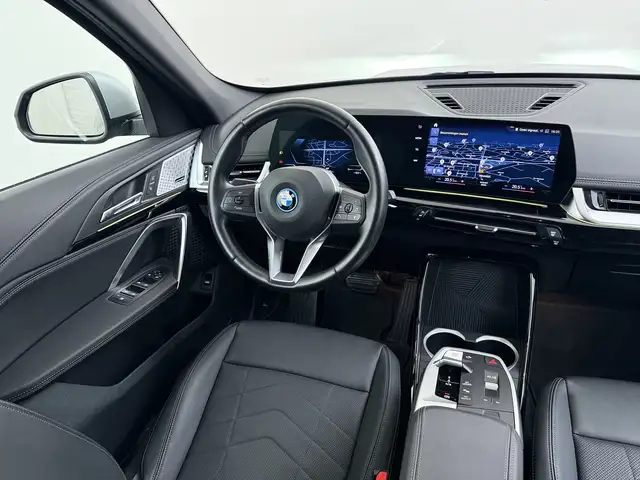 BMW Ix1 view 14
