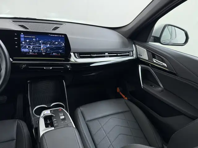 BMW Ix1 view 15