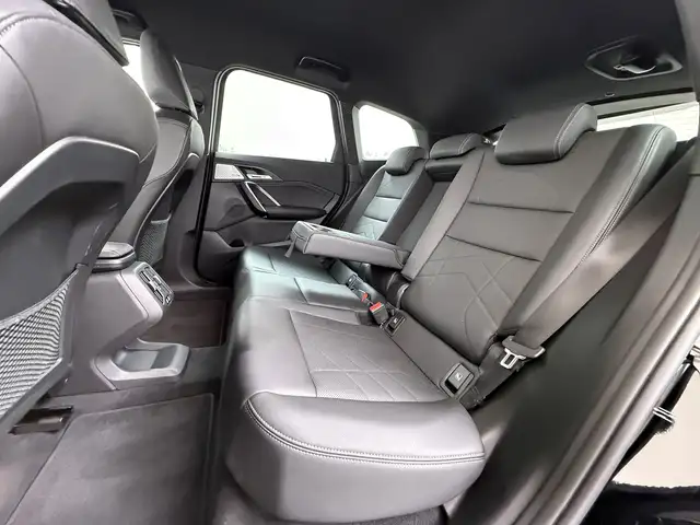 BMW Ix1 view 12