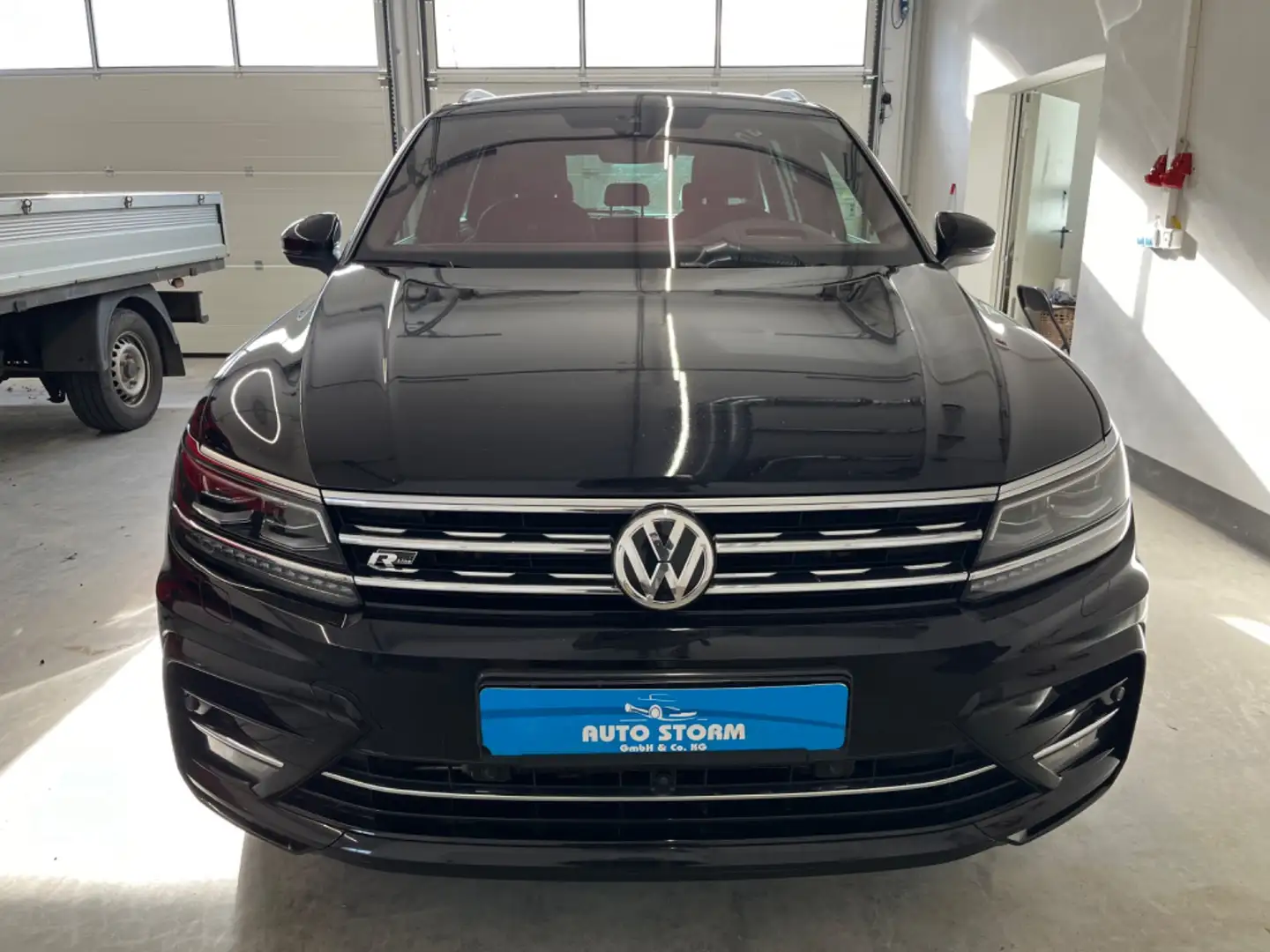 Volkswagen Tiguan 2.0 TDI 4Motion*R-Line*ACC*HUD*VR*Memory*360° Pano Schwarz - 2