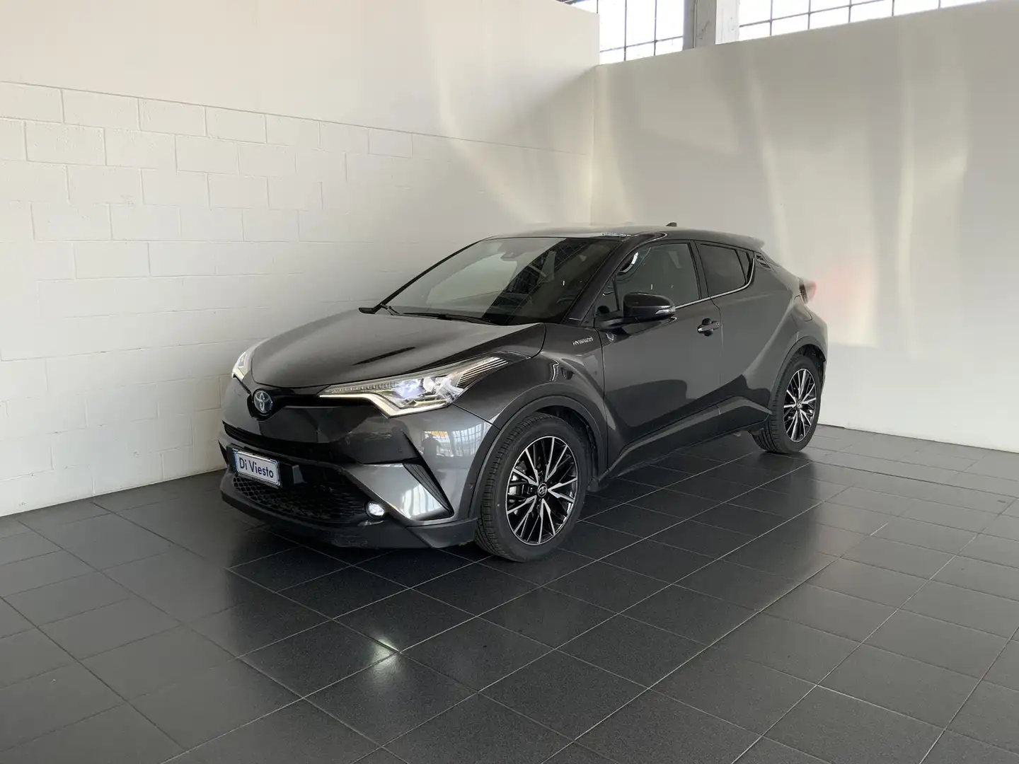 Toyota C-HR 5 porte 1.8 hybrid lounge 2wd e-cvt Grijs - 1