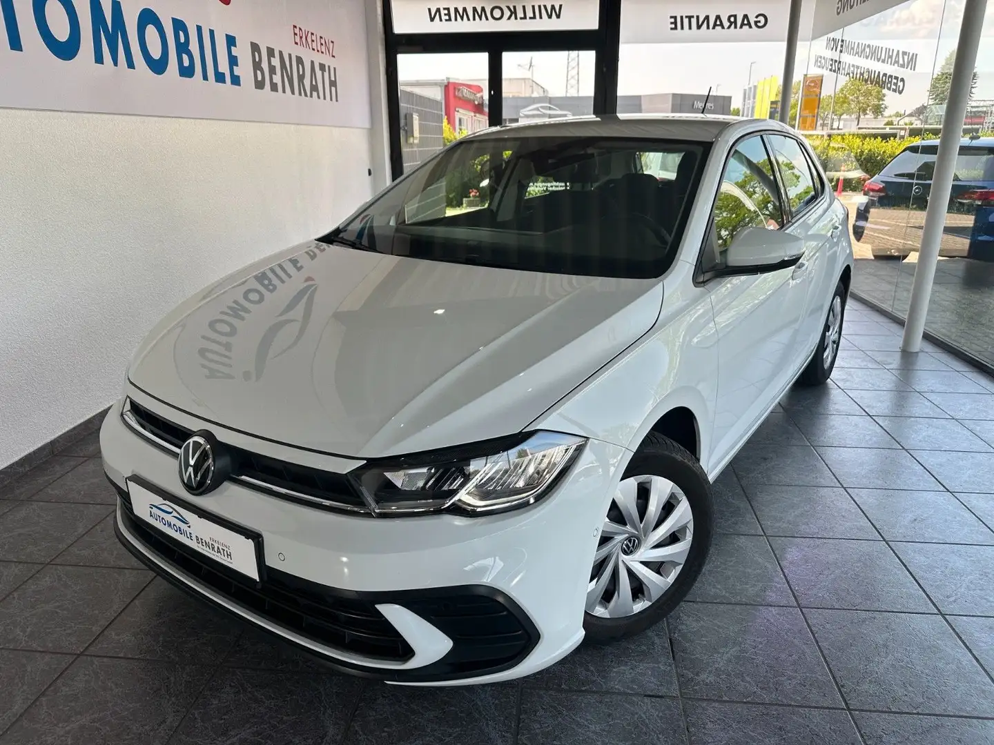 Volkswagen Polo VI Life *NAVI*1.HAND*LED*CARPLAY*ALLWETTER Wit - 2