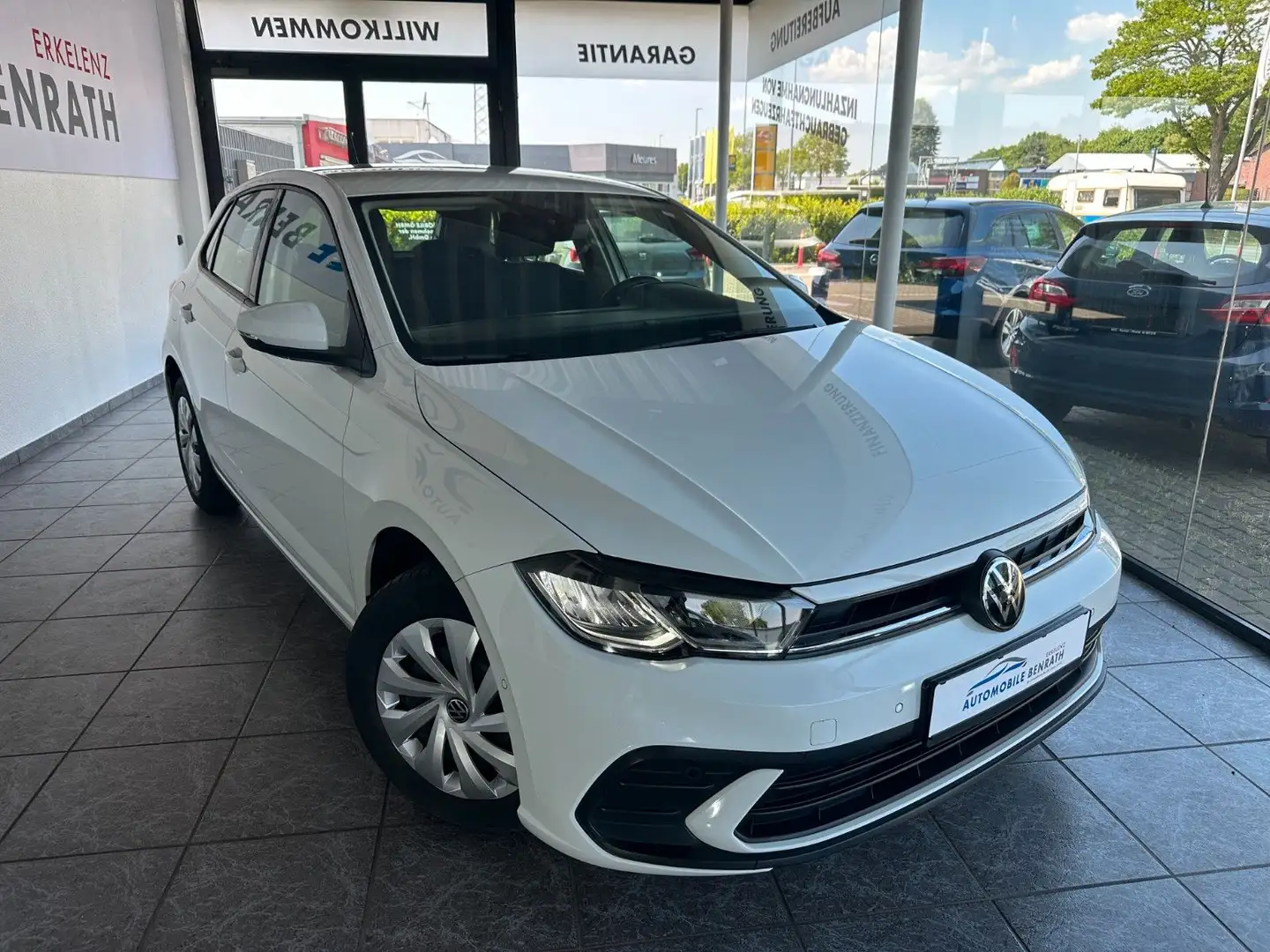 Volkswagen Polo VI Life *NAVI*1.HAND*LED*CARPLAY*ALLWETTER Wit - 1