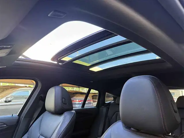 BMW X4 view 10