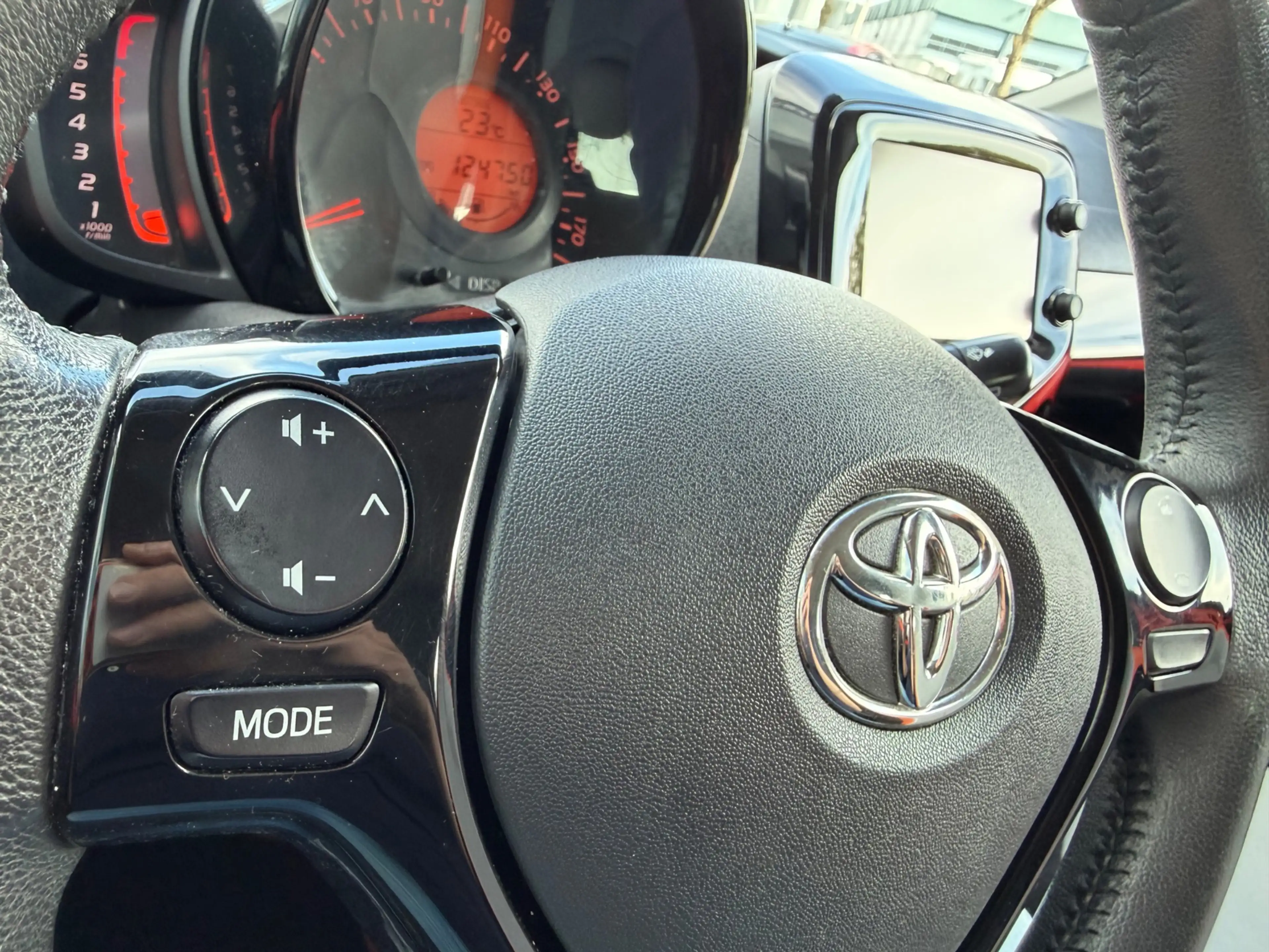 Toyota Aygo 1.0 VVT-i x-cite, NAP, 5-deurs, Camera, Airco — photo 50