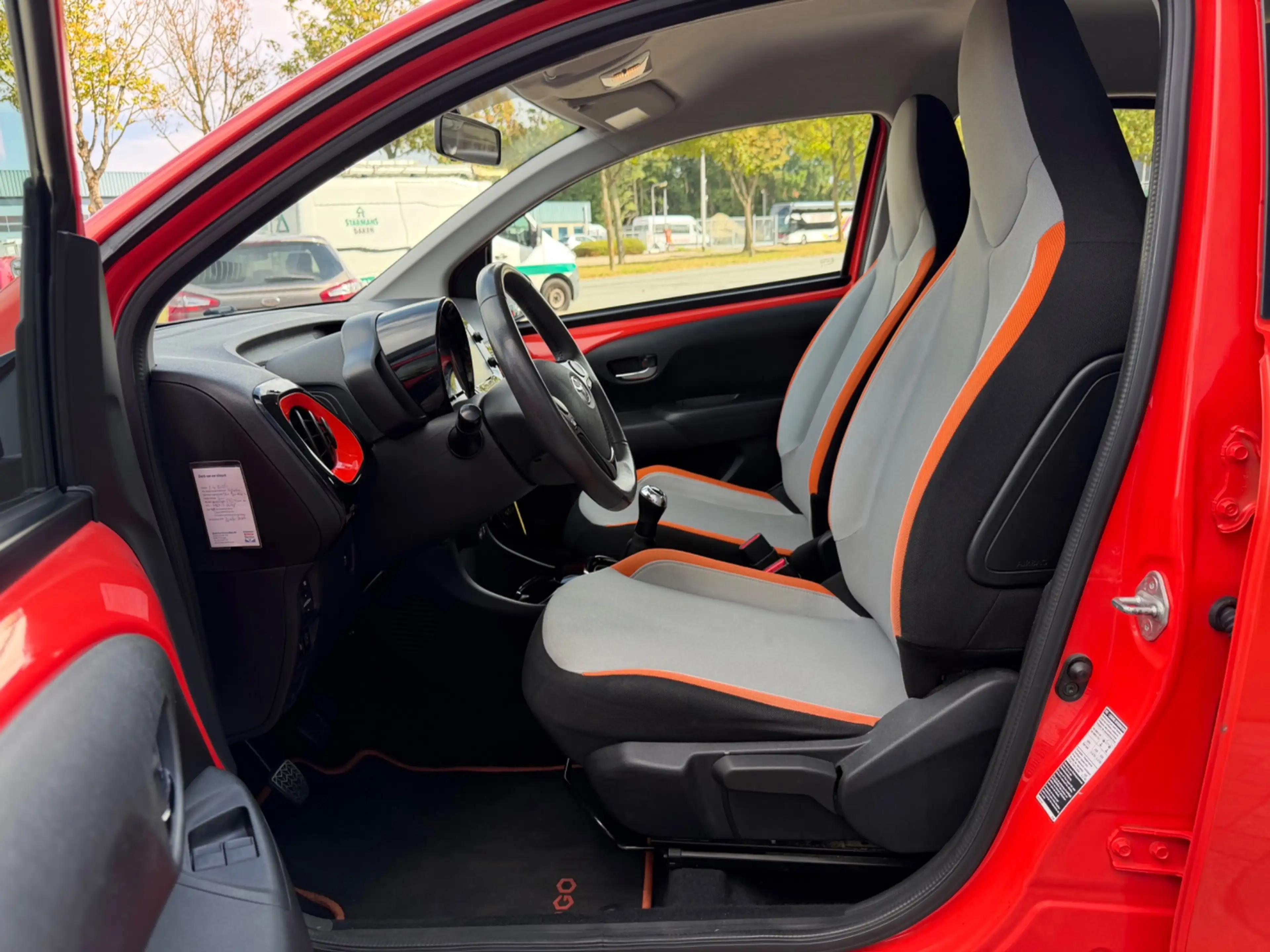 Toyota Aygo 1.0 VVT-i x-cite, NAP, 5-deurs, Camera, Airco — photo 8