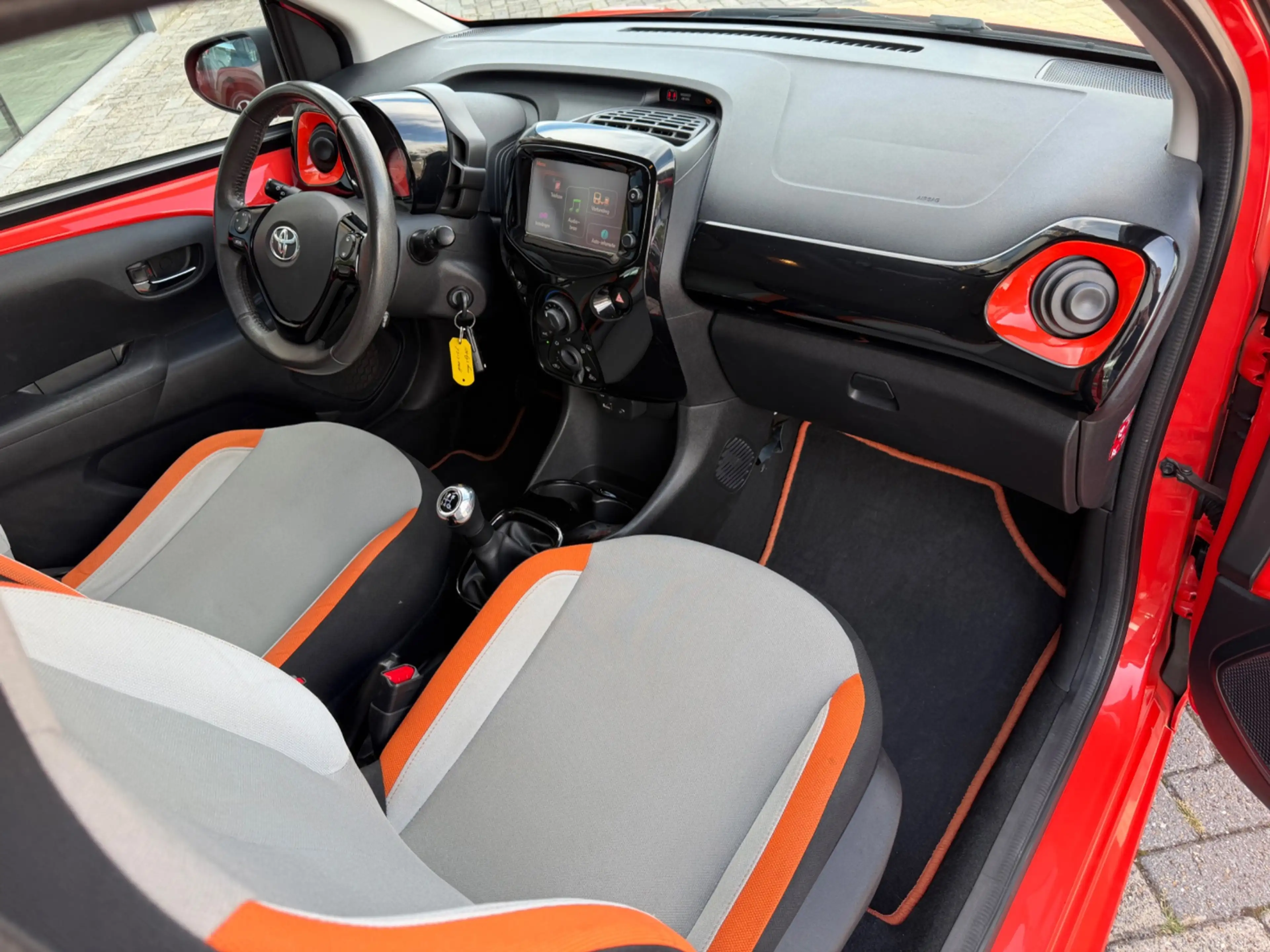 Toyota Aygo 1.0 VVT-i x-cite, NAP, 5-deurs, Camera, Airco — photo 13