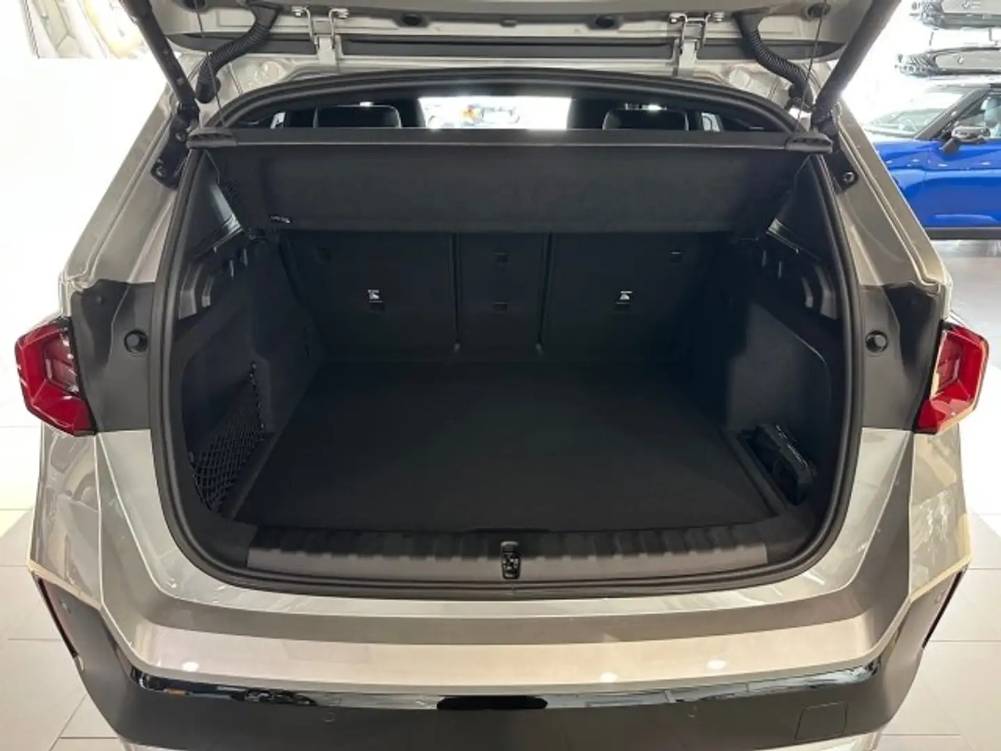 BMW iX1 xDrive30 U11 XE2 Silber - 2