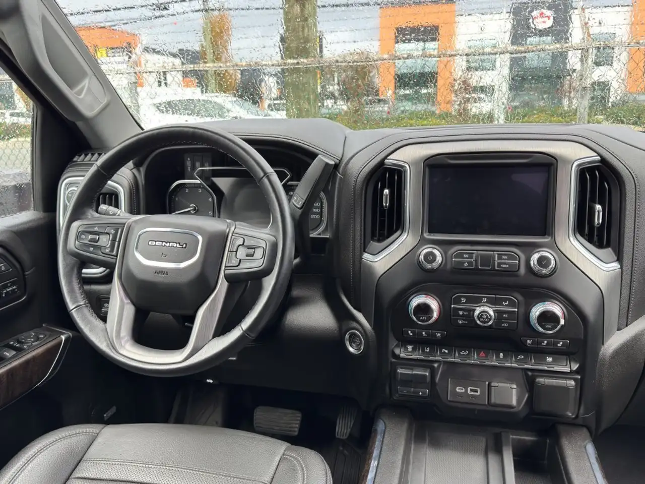 GMC Sierra 3500HD снимка GMC Sierra 3500HD