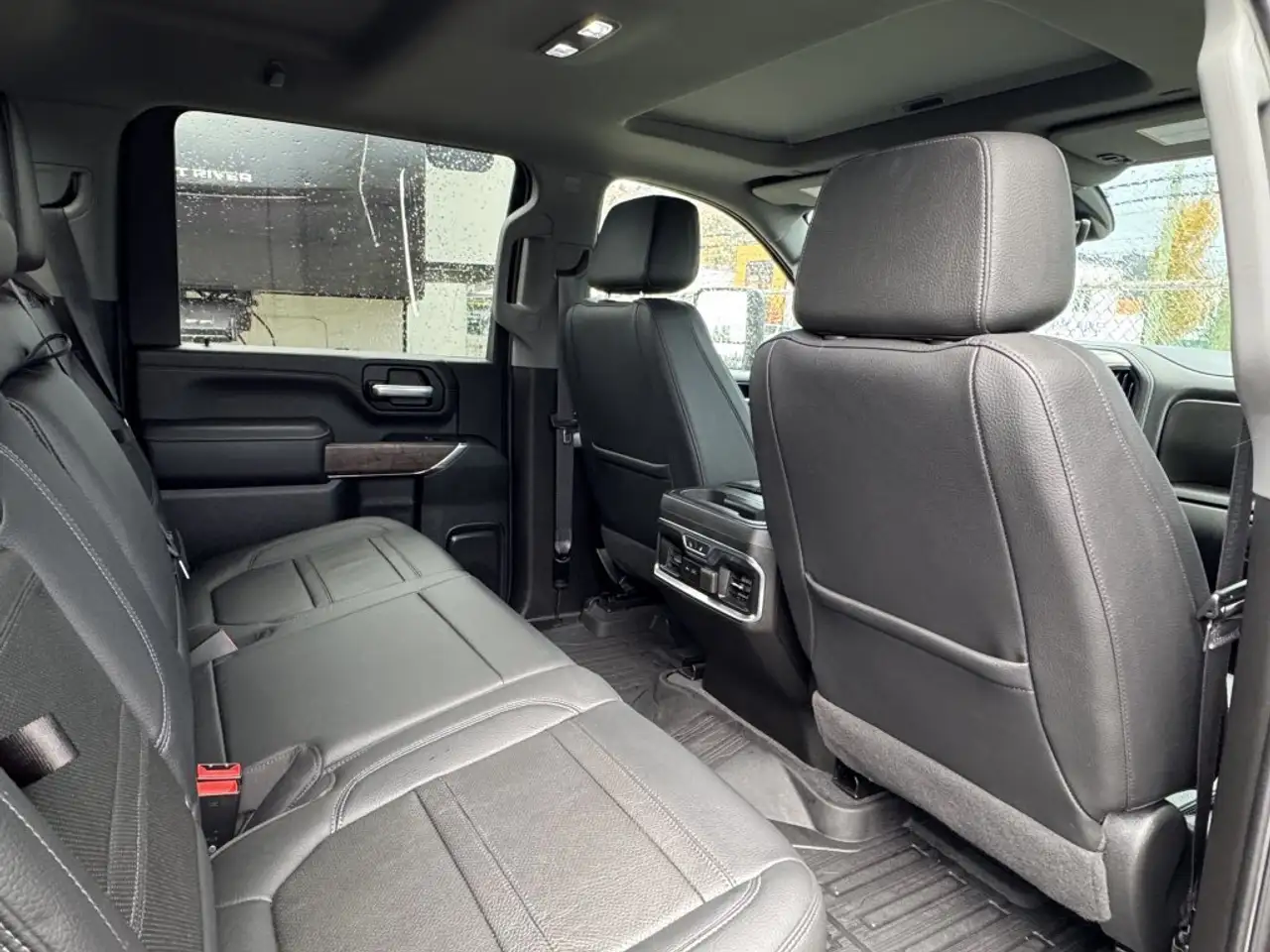 GMC Sierra 3500HD снимка GMC Sierra 3500HD