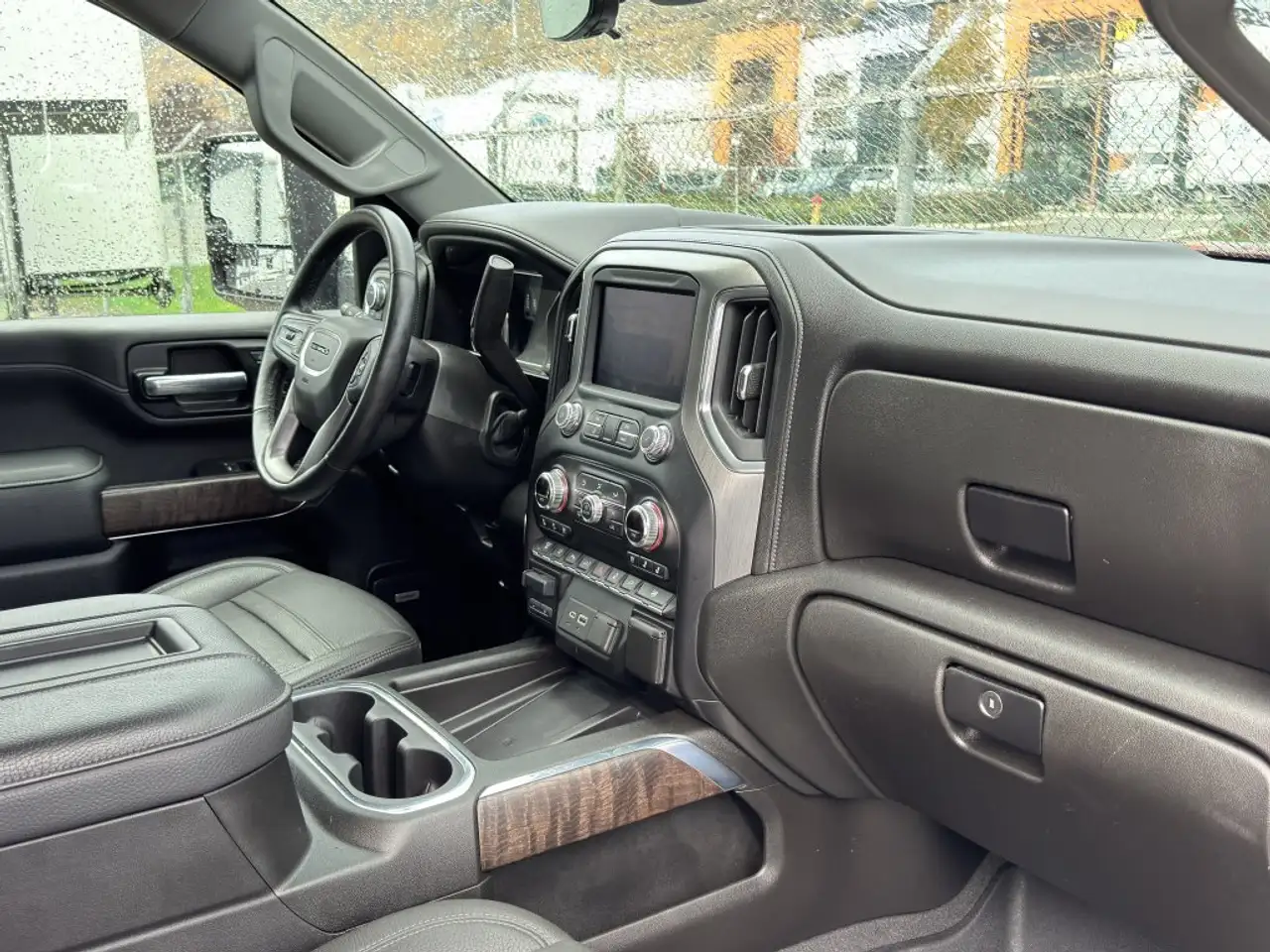 GMC Sierra 3500HD снимка GMC Sierra 3500HD