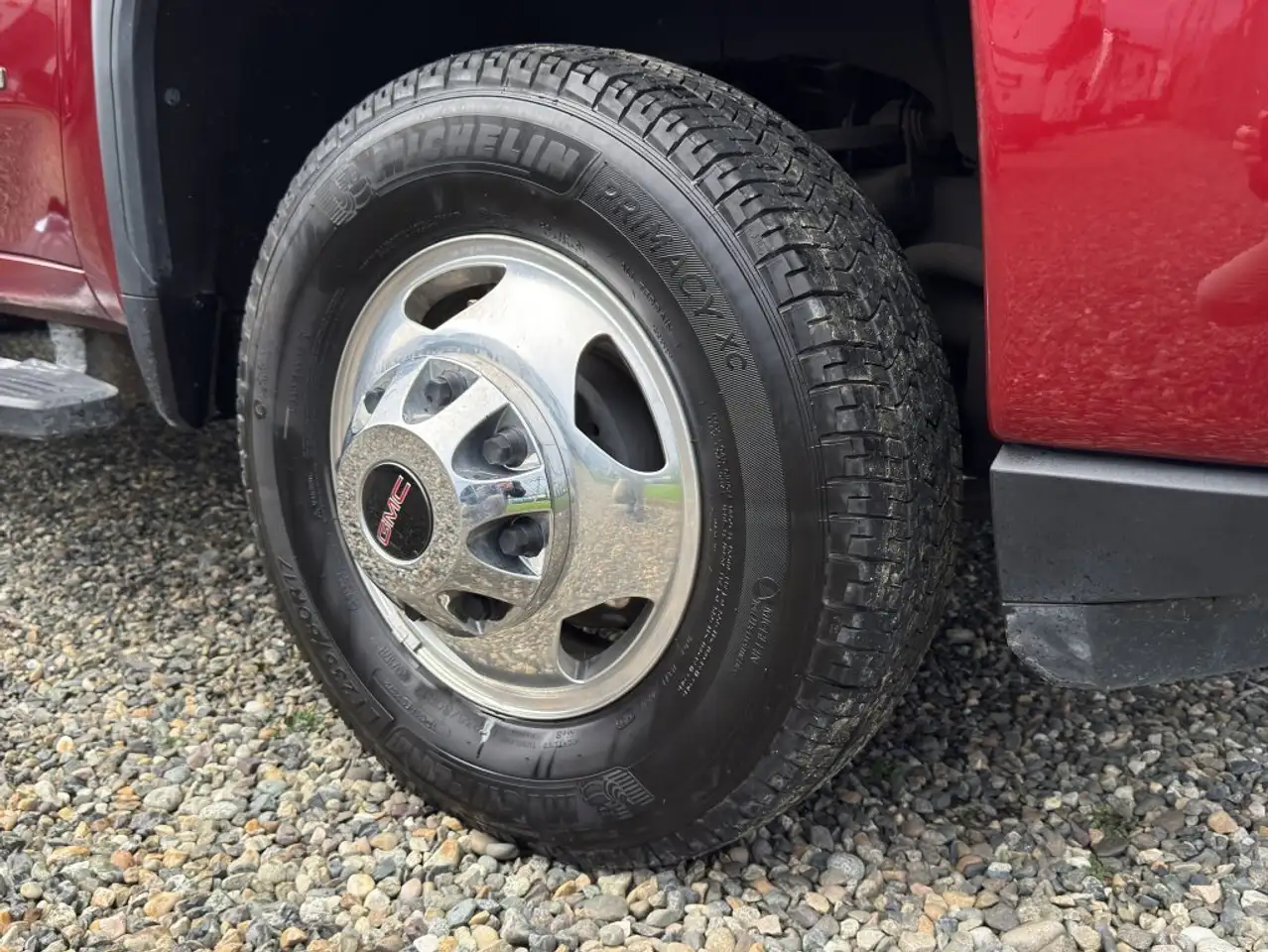 GMC Sierra 3500HD снимка GMC Sierra 3500HD