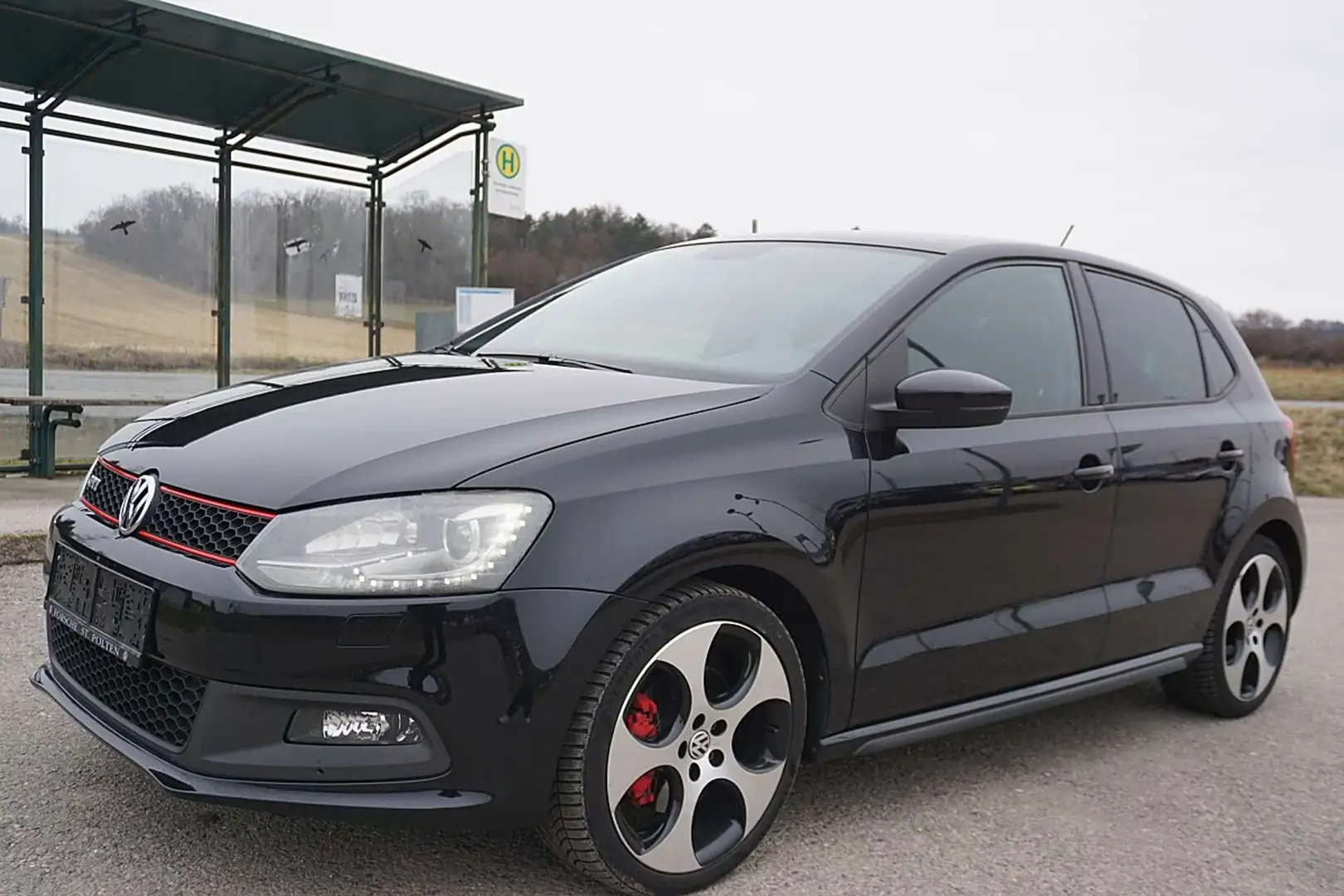 Volkswagen Polo GTI 1,4 DSG Schwarz - 2