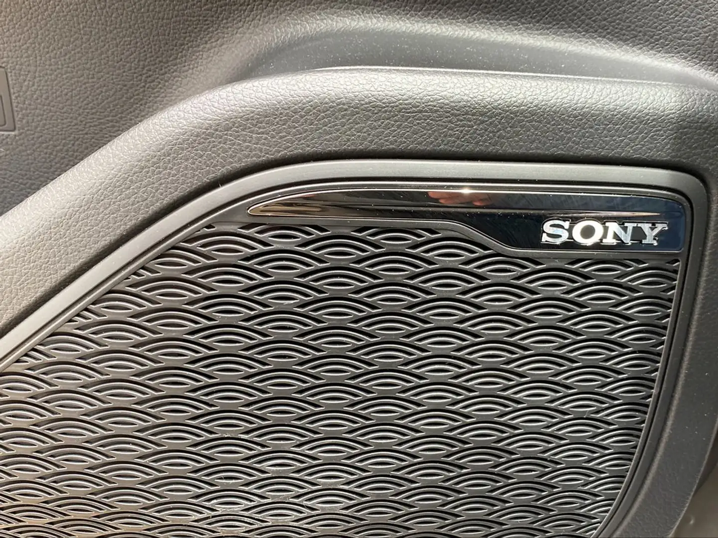 Toyota C-HR 1.8 125H Advance Szary - 2