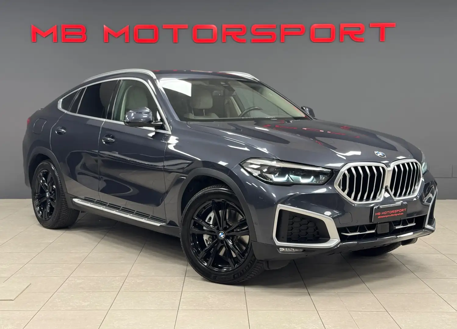 BMW X6 xdrive40d mhev 48V Msport auto Grijs - 1