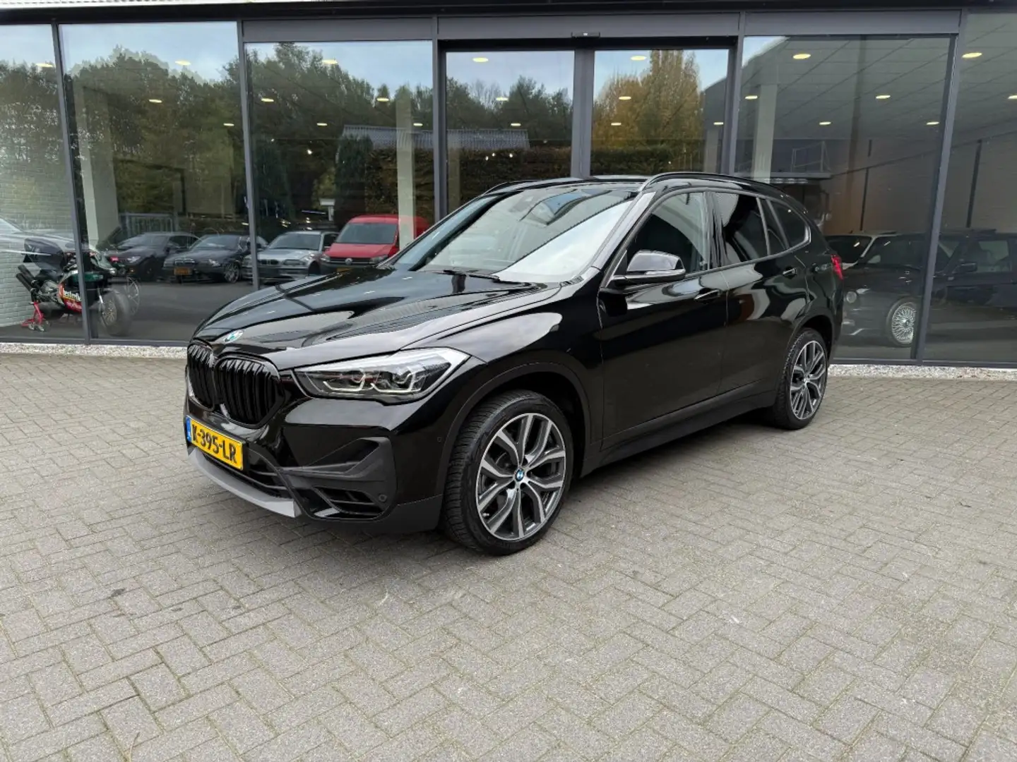 BMW X1 sDrive20i High Exe,LED,HUD,NaviPro,Camera,Clima,Cr Noir - 1