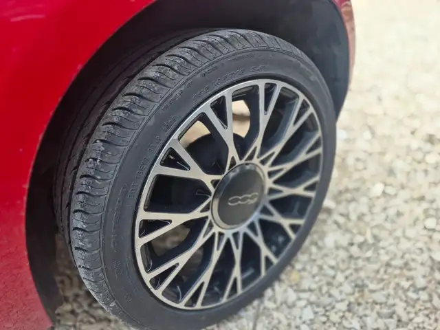 Fiat 500C view 3
