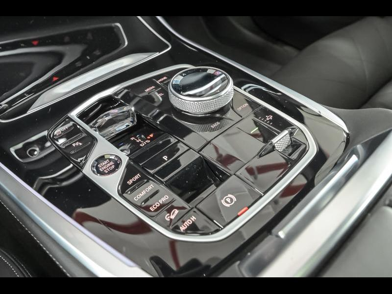 BMW X7 xDrive 40d — photo 11