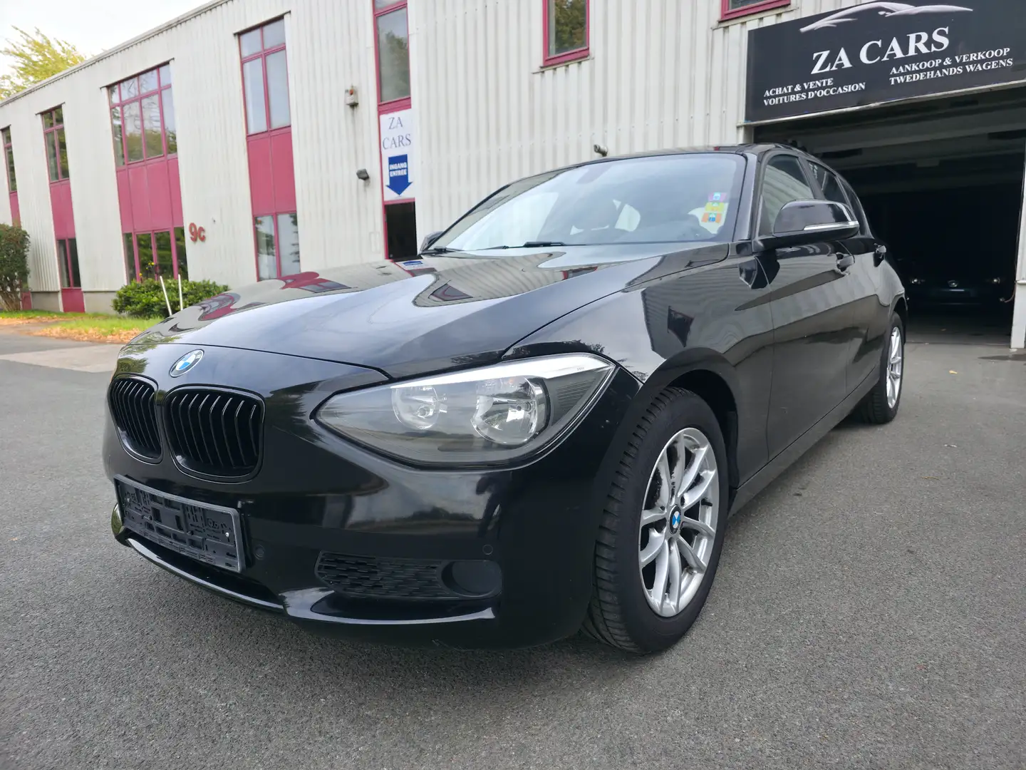 BMW 118 118i Zwart - 1