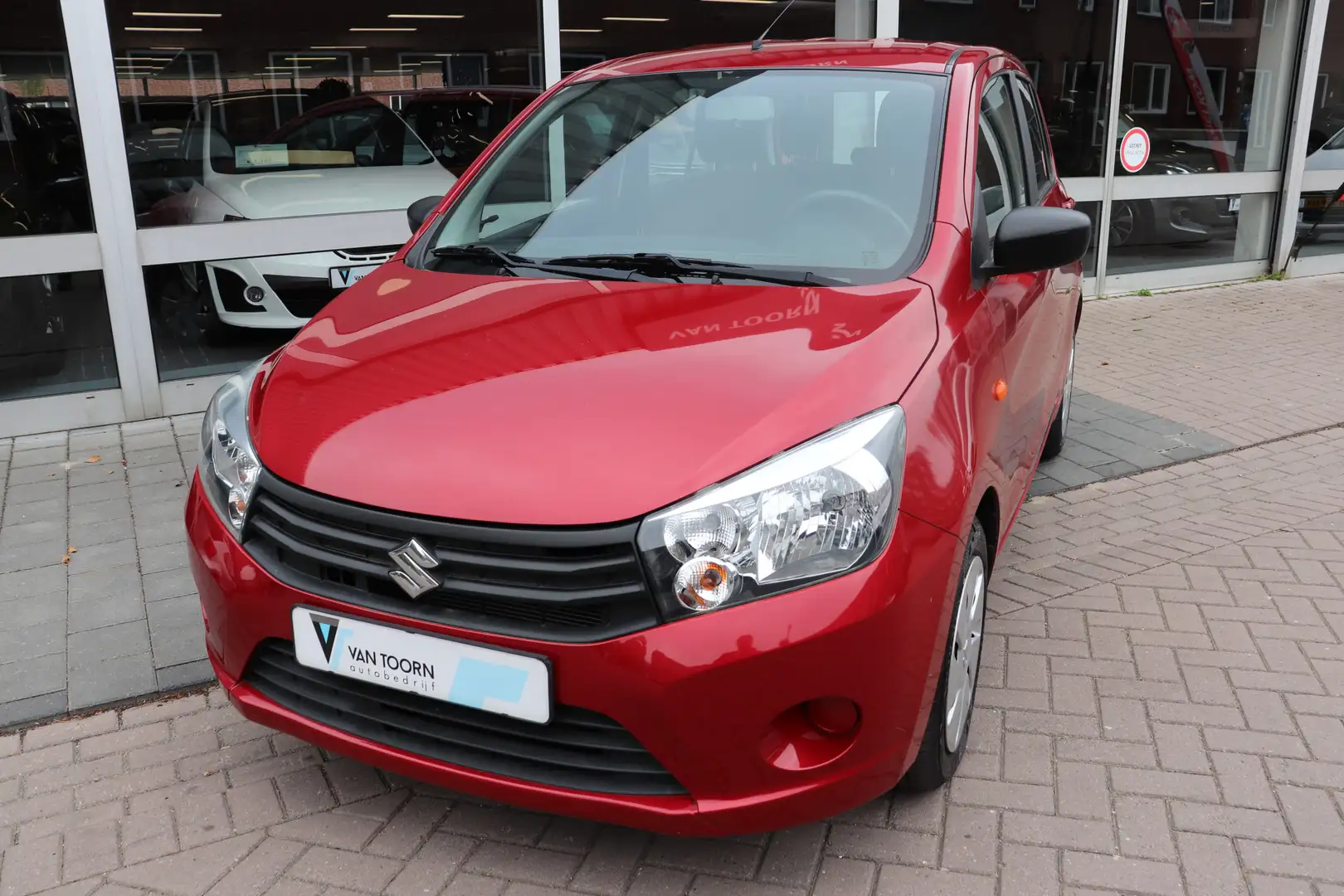 Suzuki Celerio 1.0 Comfort Automaat . Rouge - 2