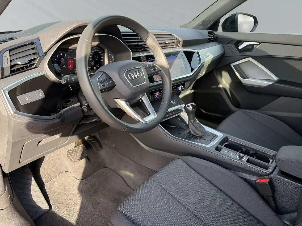 Audi Q3, фото 8