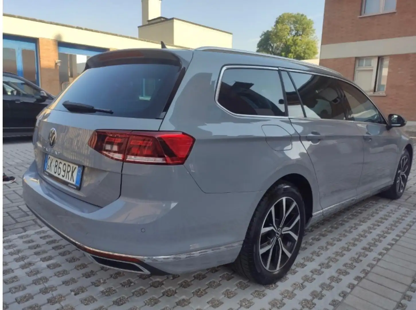 Volkswagen Passat Variant 2.0 tdi 150cv Tetto apribile/ IVA esposta - 2