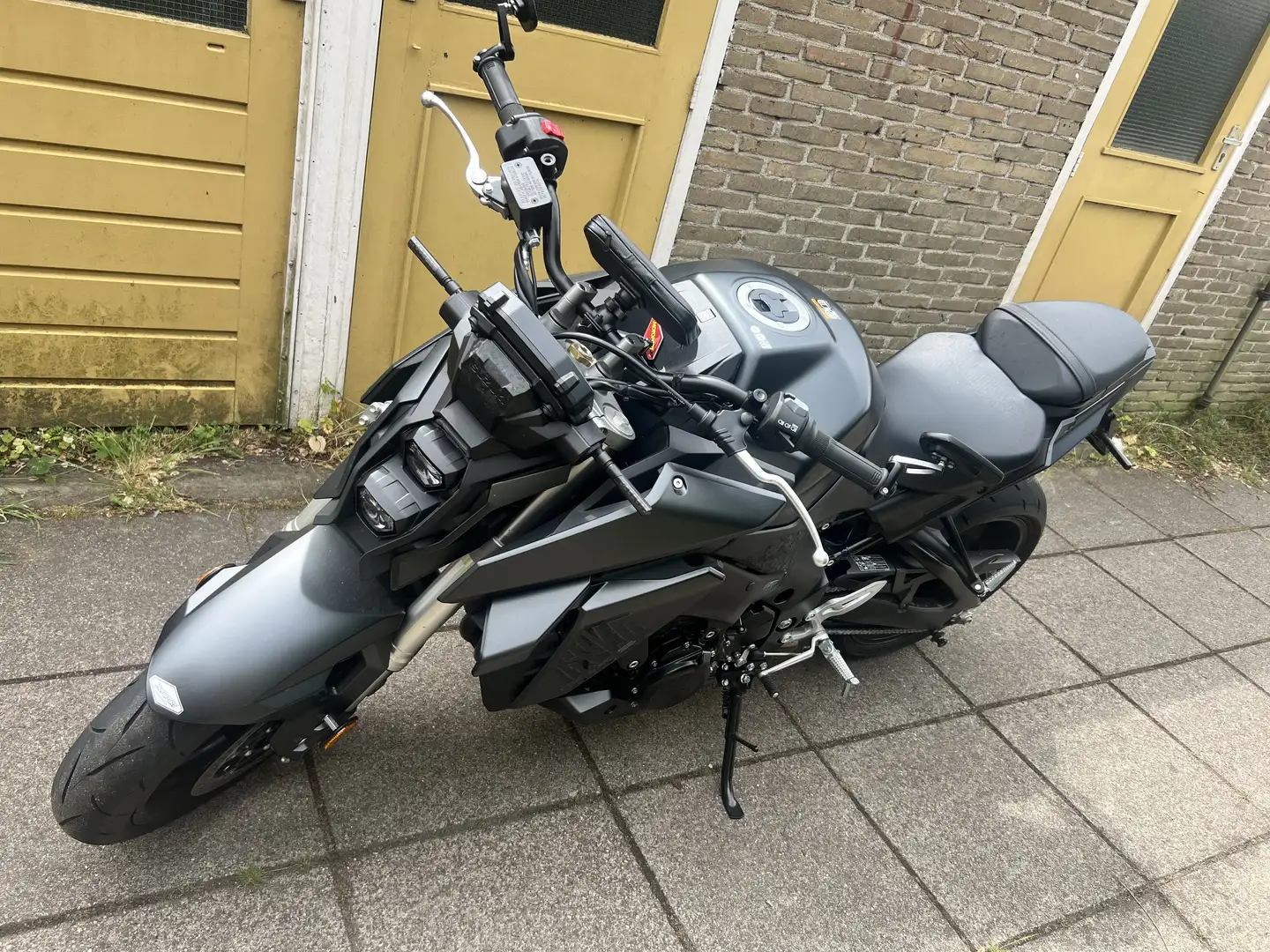 Suzuki GSX-S 950 - 2