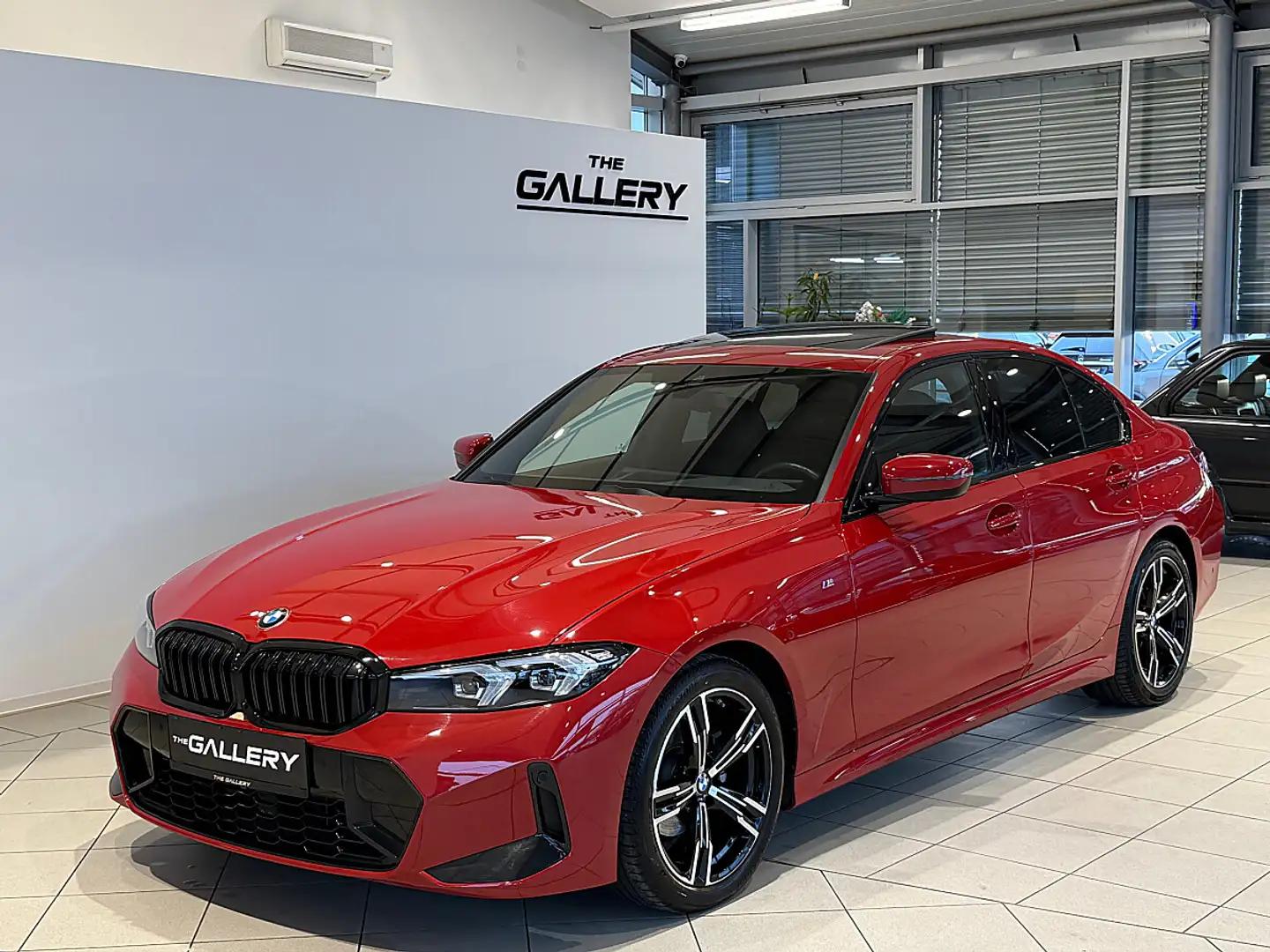 BMW 318 d M-Sport G20 Facelift*MwSt.*Schiebedach*Spur*K... Rouge - 2