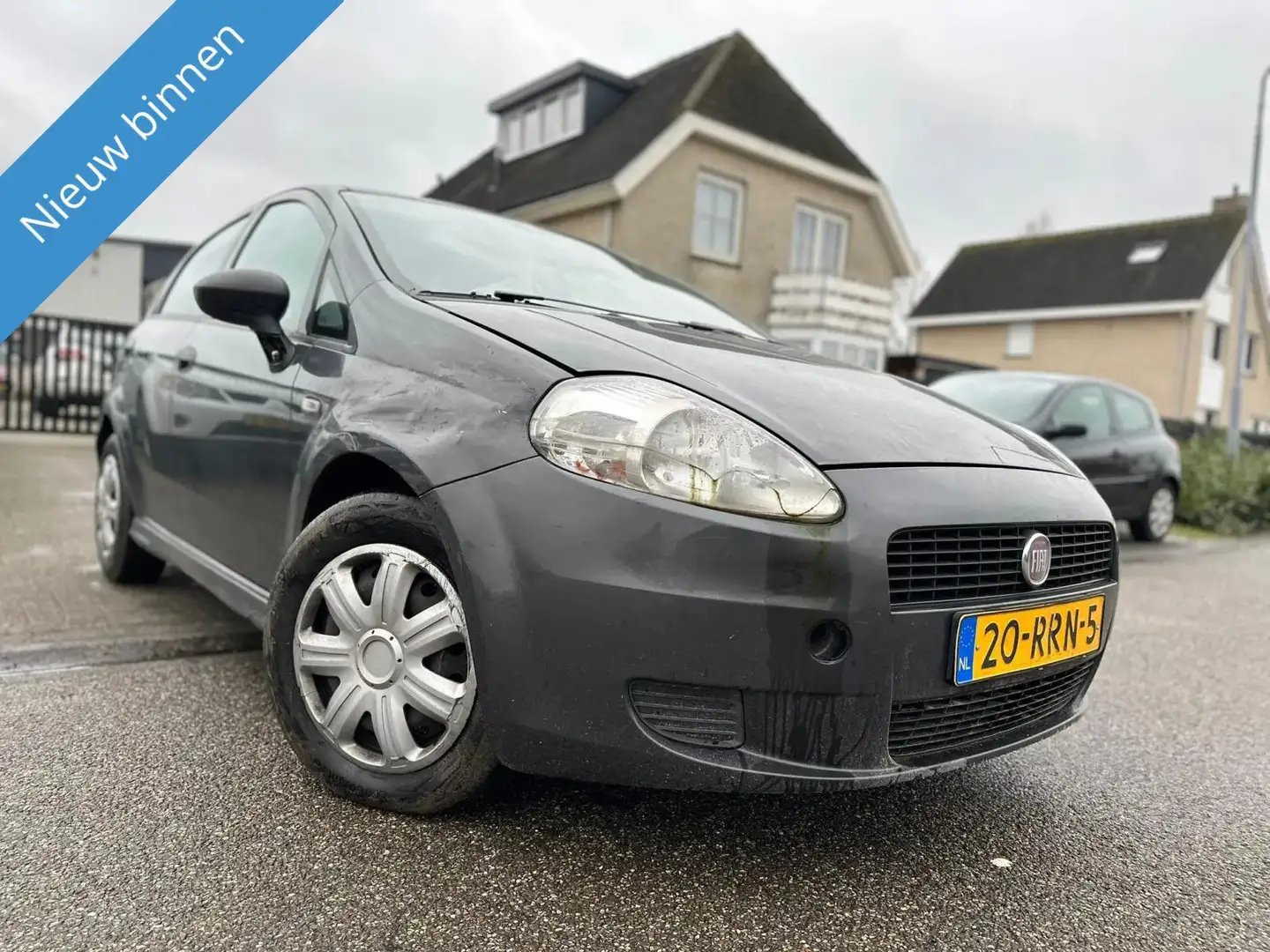 Fiat Grande Punto 1.3 M-Jet Actual Grijs - 1