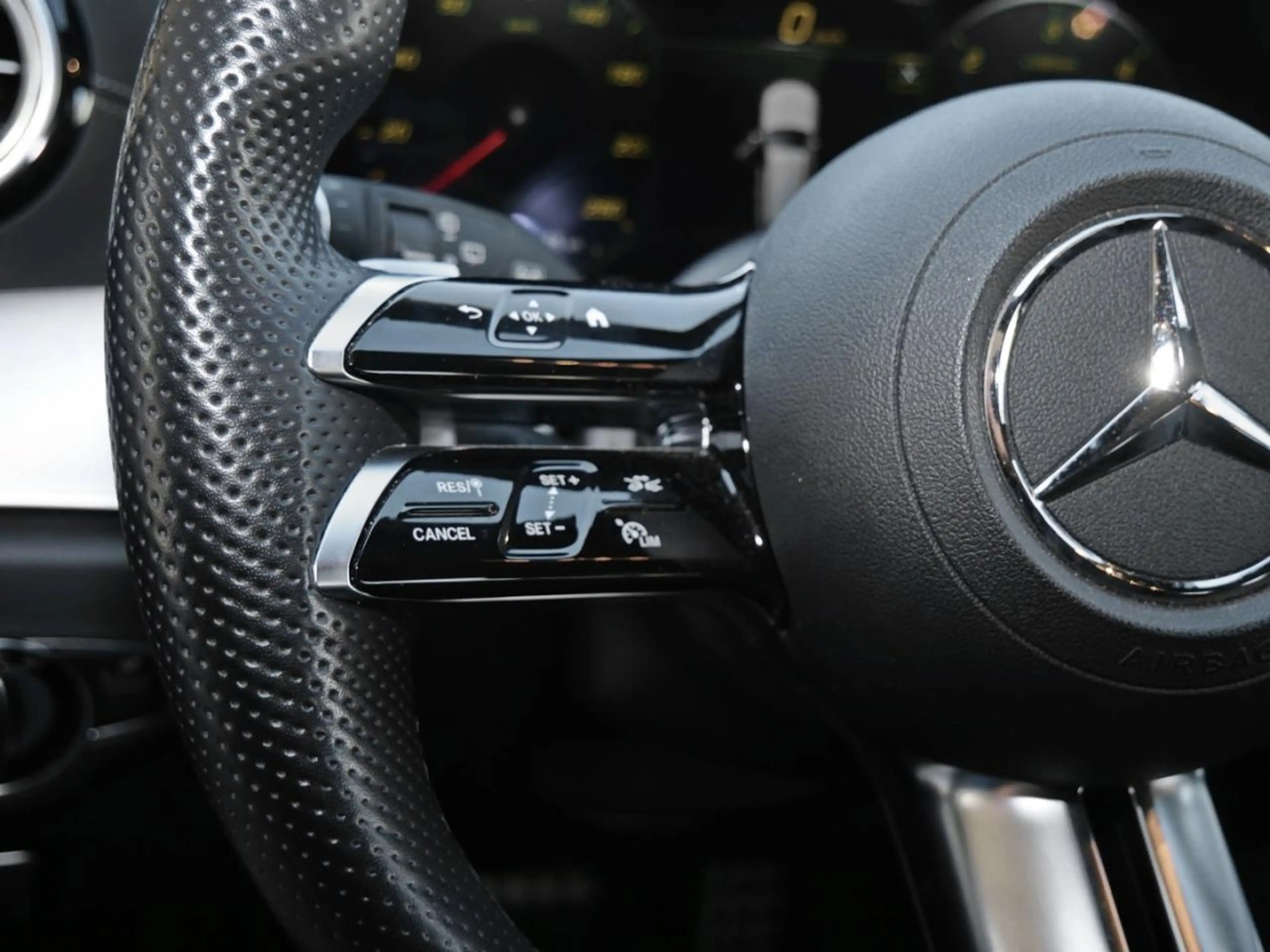 Mercedes-Benz E 400 d 4M T AMG Distronic Burmester 360° AHK — photo 9