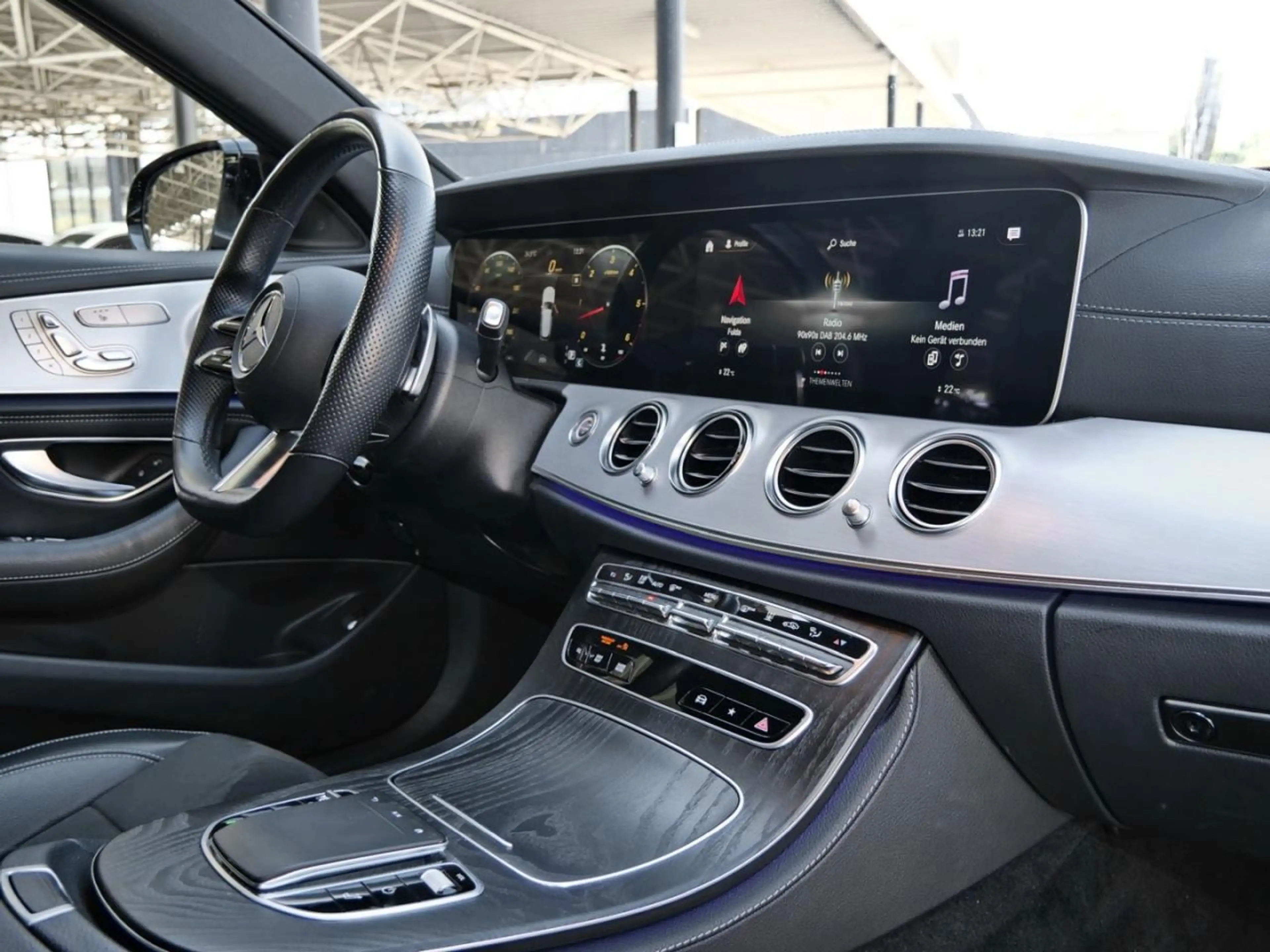 Mercedes-Benz E 400 d 4M T AMG Distronic Burmester 360° AHK — photo 7