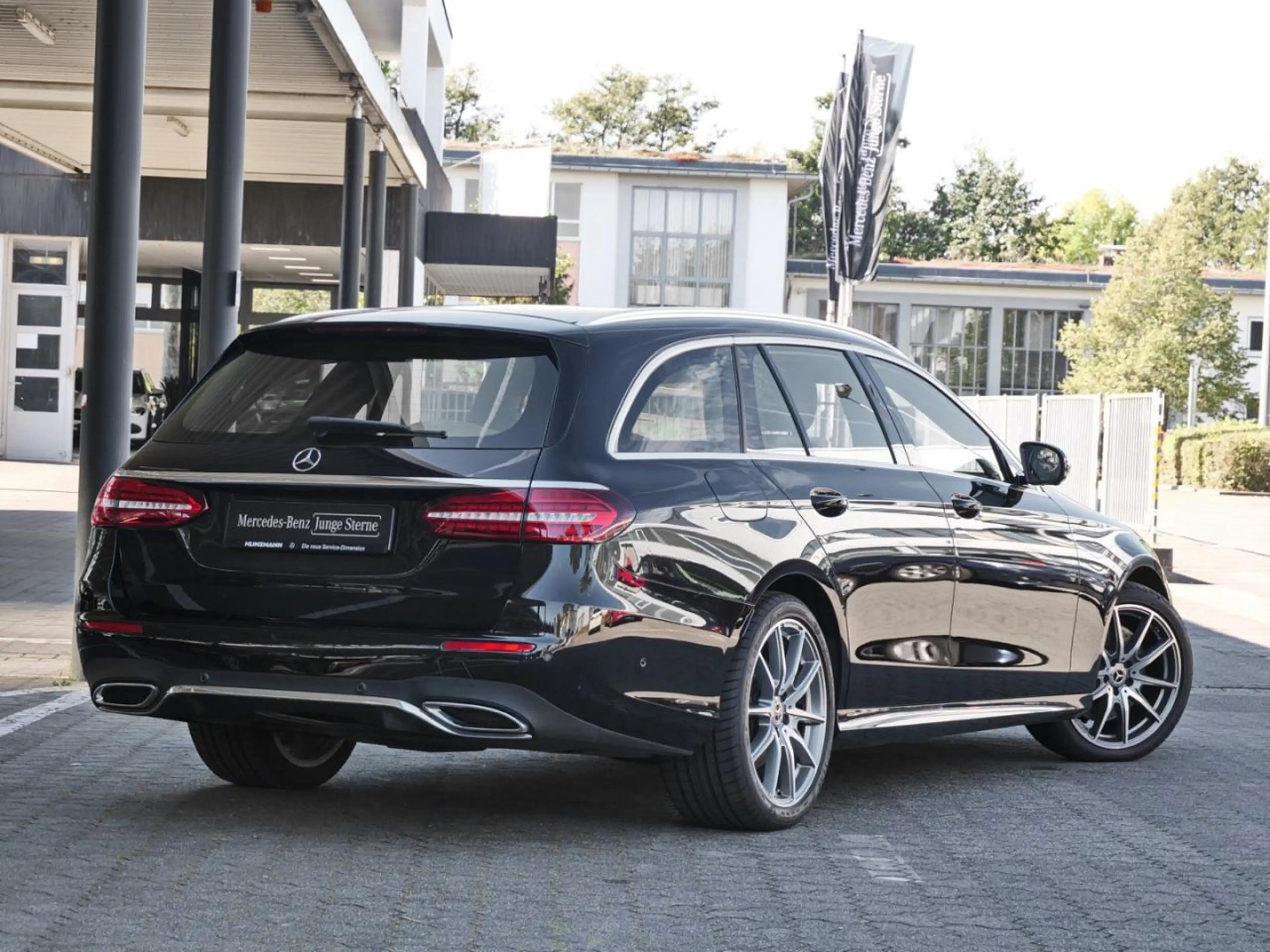 Mercedes-Benz E 400 d 4M T AMG Distronic Burmester 360° AHK — photo 3