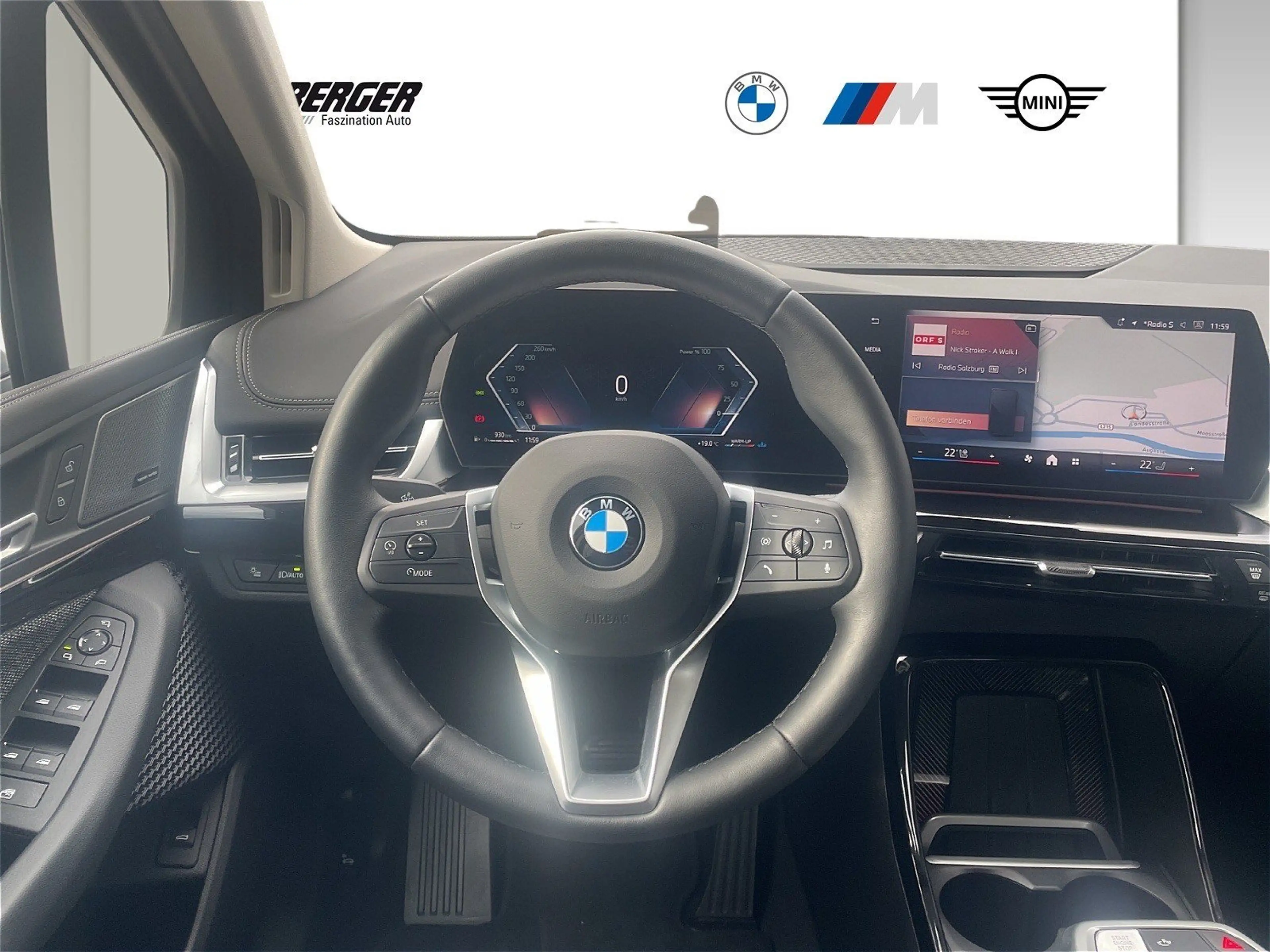 BMW 218 d Innovations Paket | 18" LMR Sternspeiche — photo 9