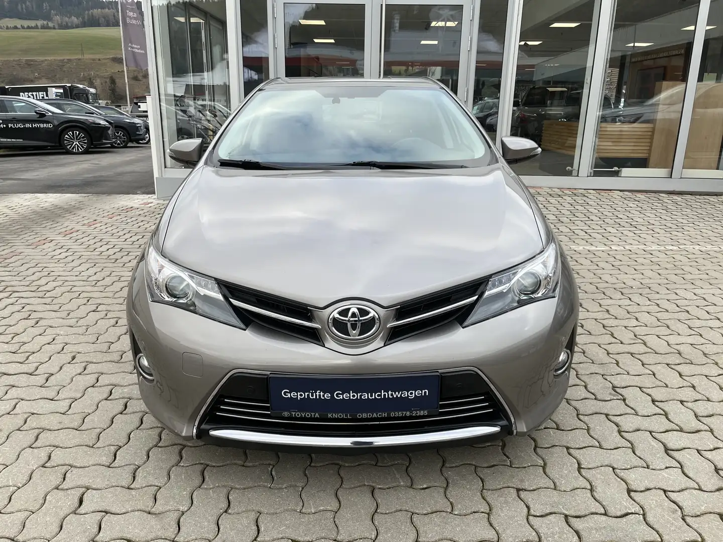 Toyota Auris 1,4 D-4D Lounge CVT Braun - 2